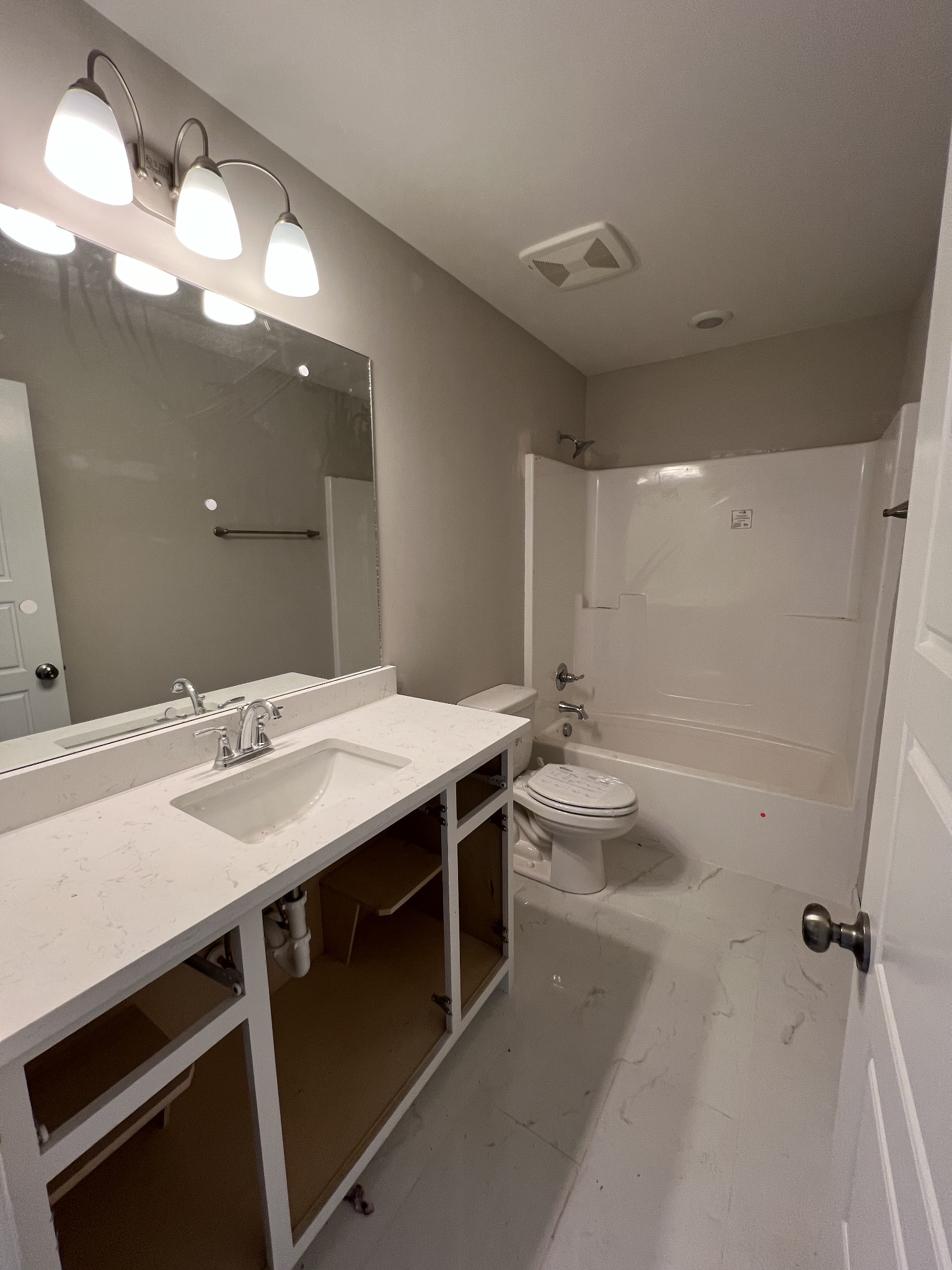 1249 Lakewalk Dr Property Photo 9