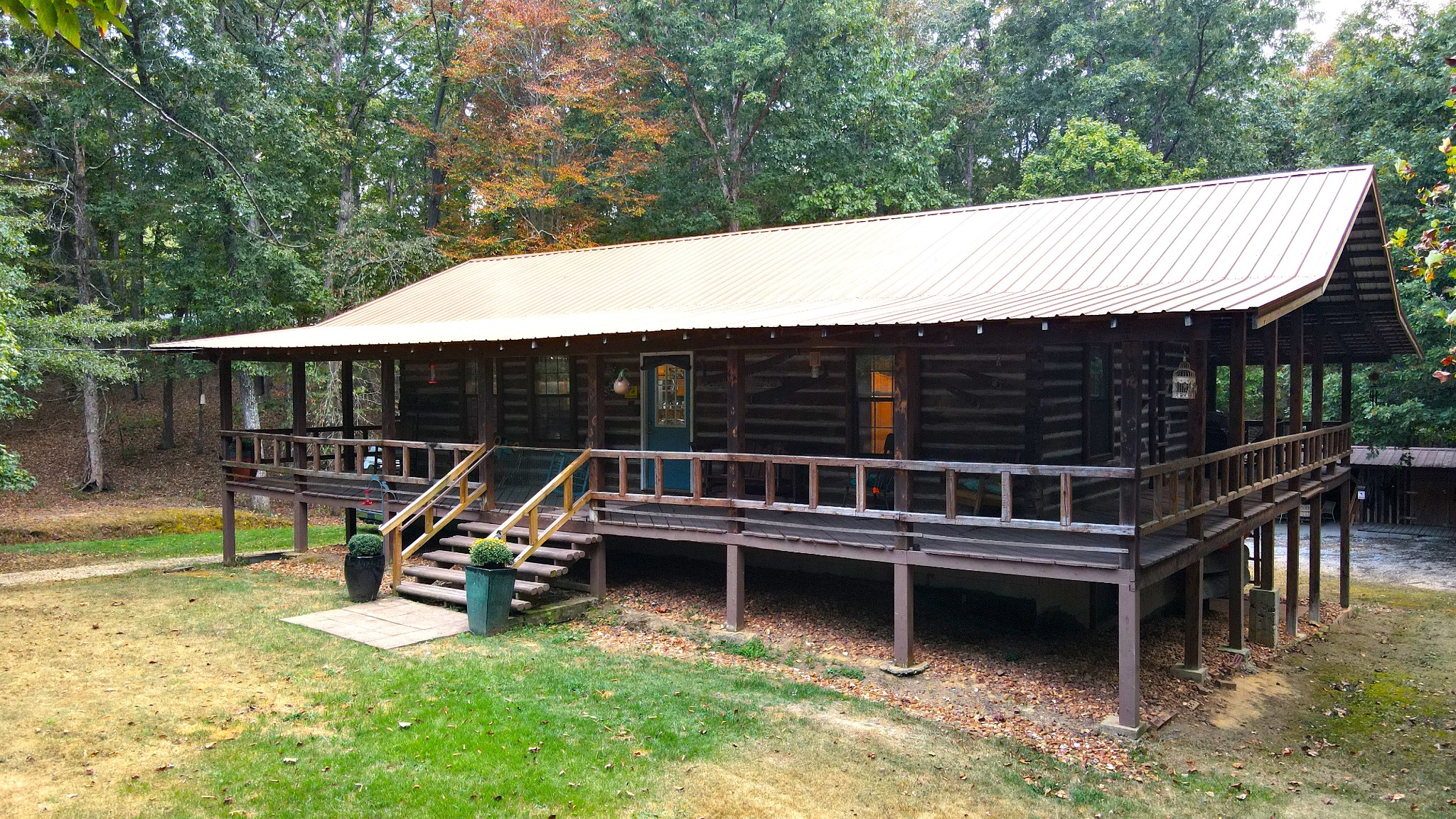 450 Pinson Ln Property Photo 2