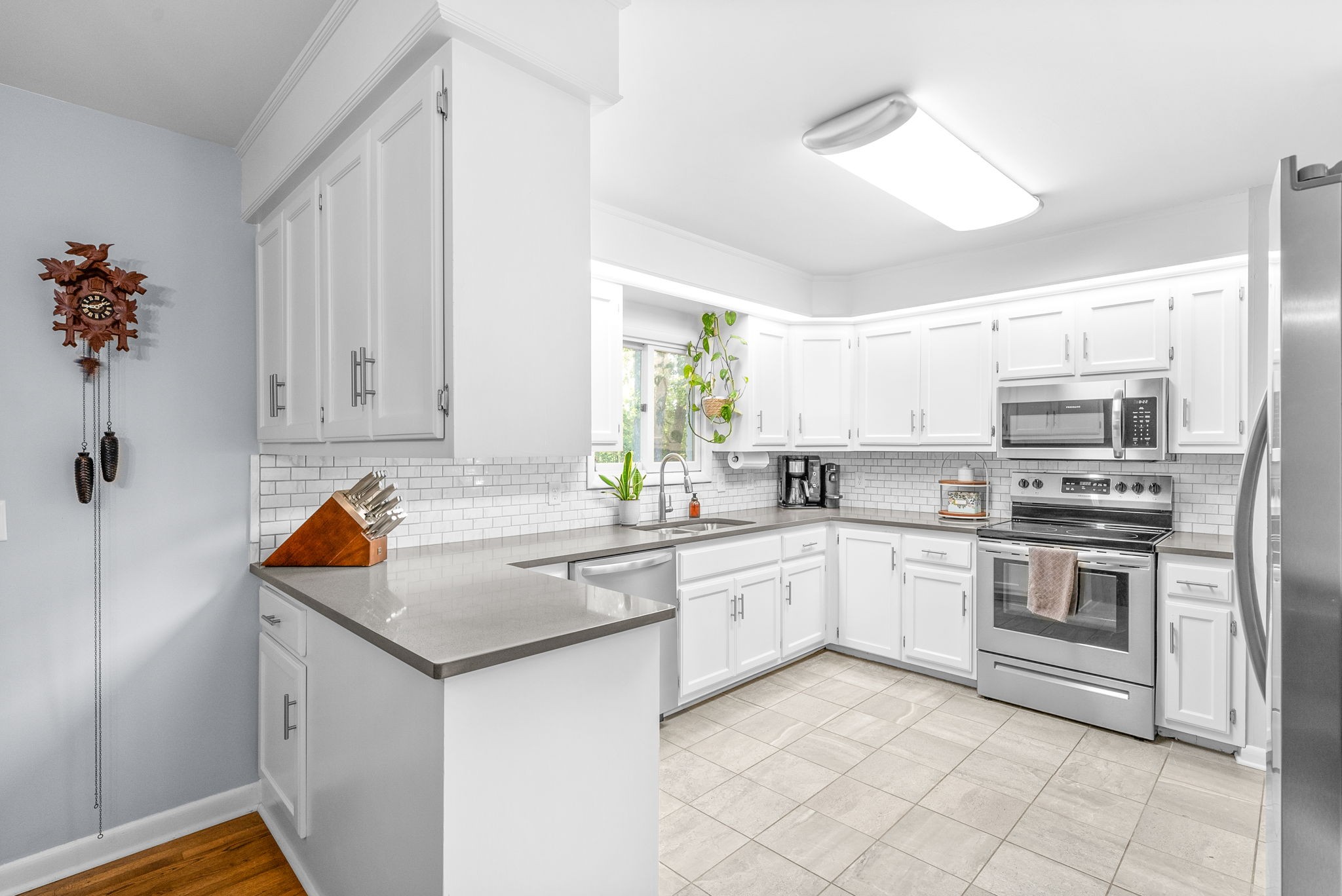 155 E Regent Dr Property Photo 14