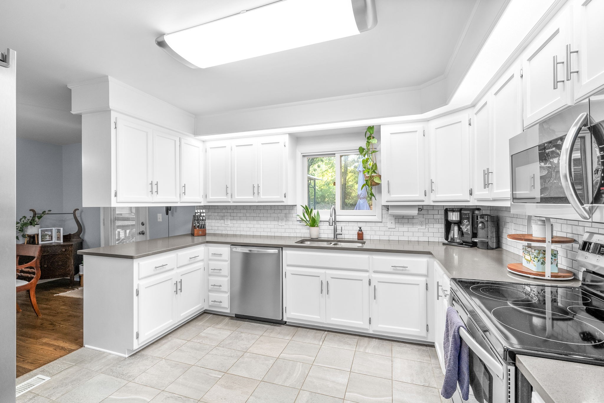 155 E Regent Dr Property Photo 15