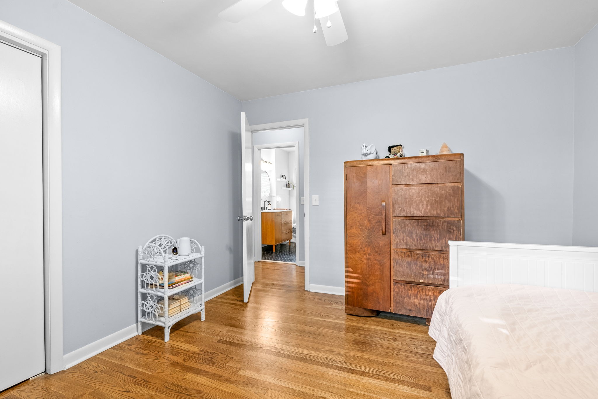 155 E Regent Dr Property Photo 20