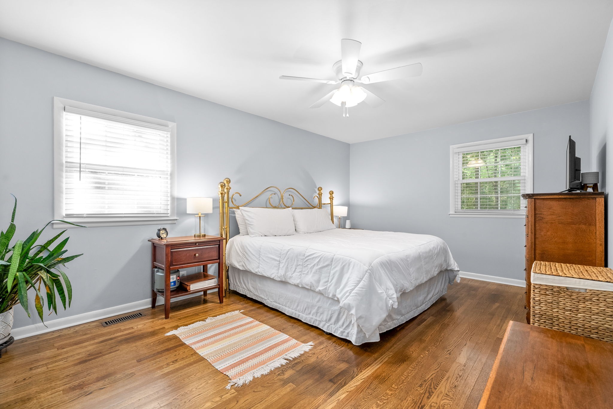 155 E Regent Dr Property Photo 24