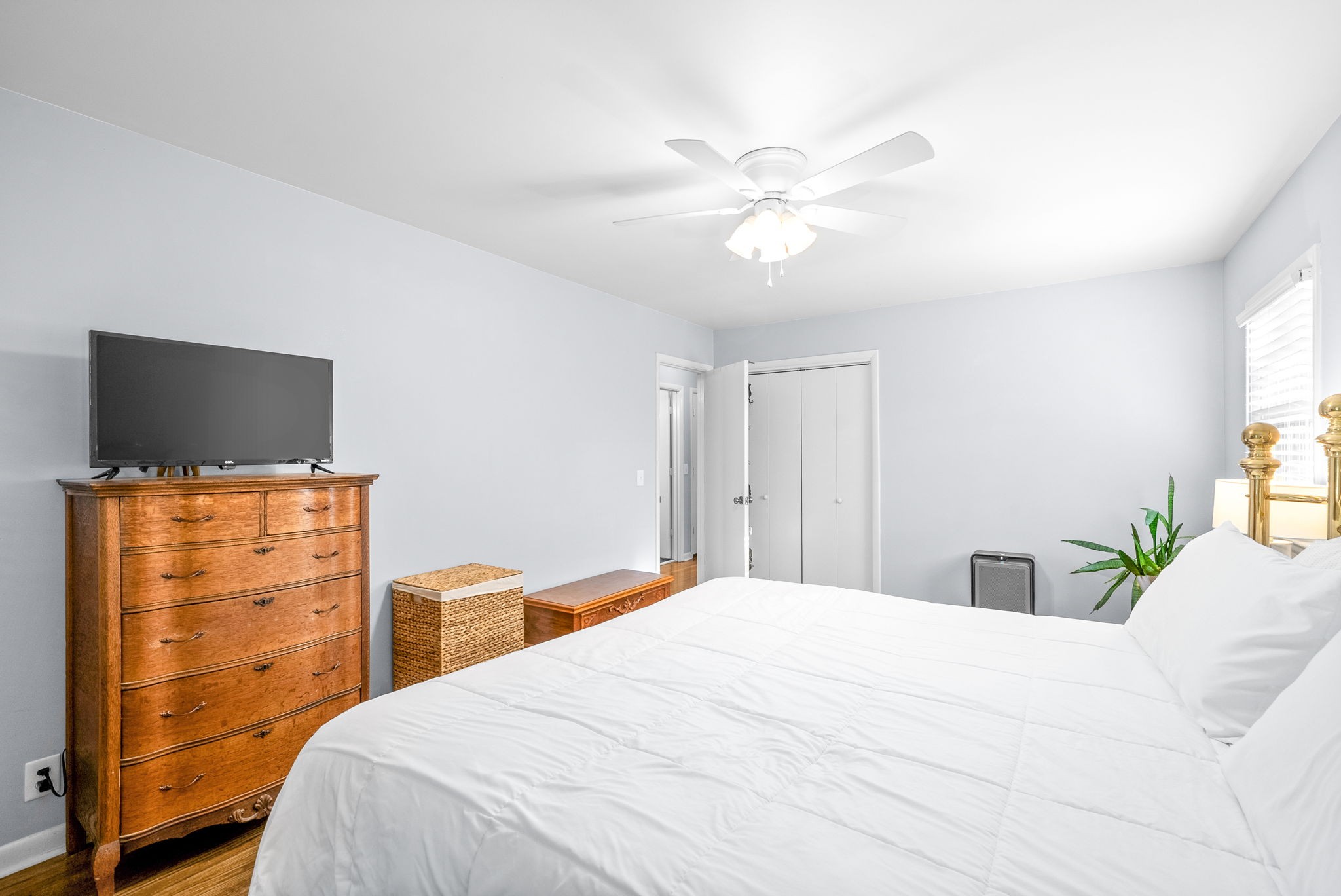 155 E Regent Dr Property Photo 25