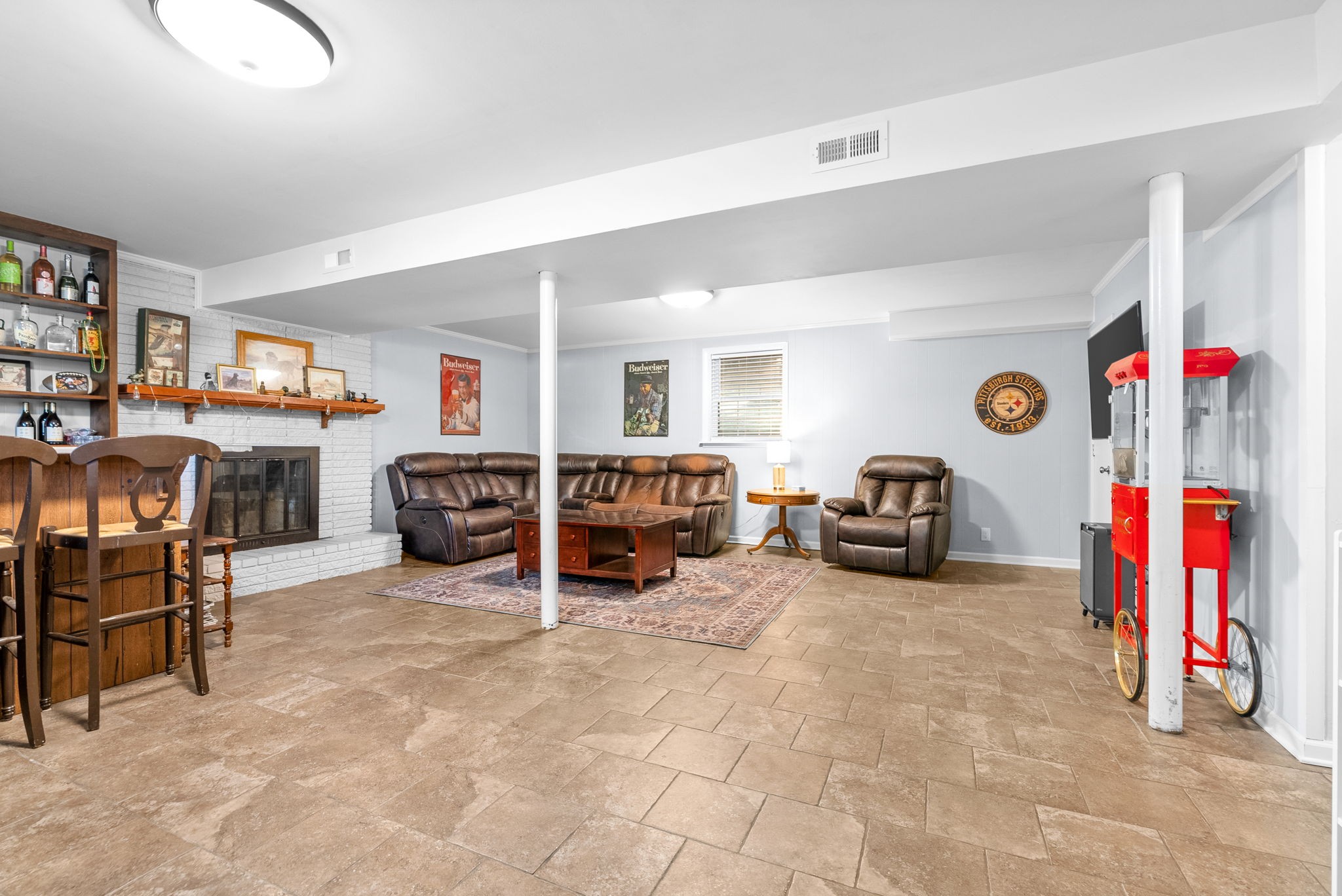 155 E Regent Dr Property Photo 26