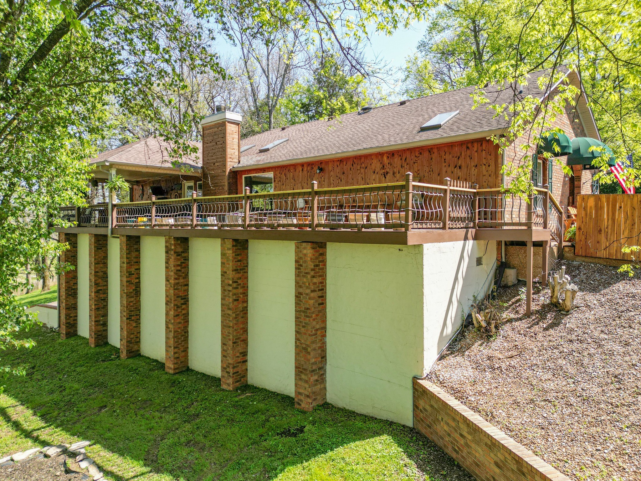 204 Hogan Ln Property Photo 6