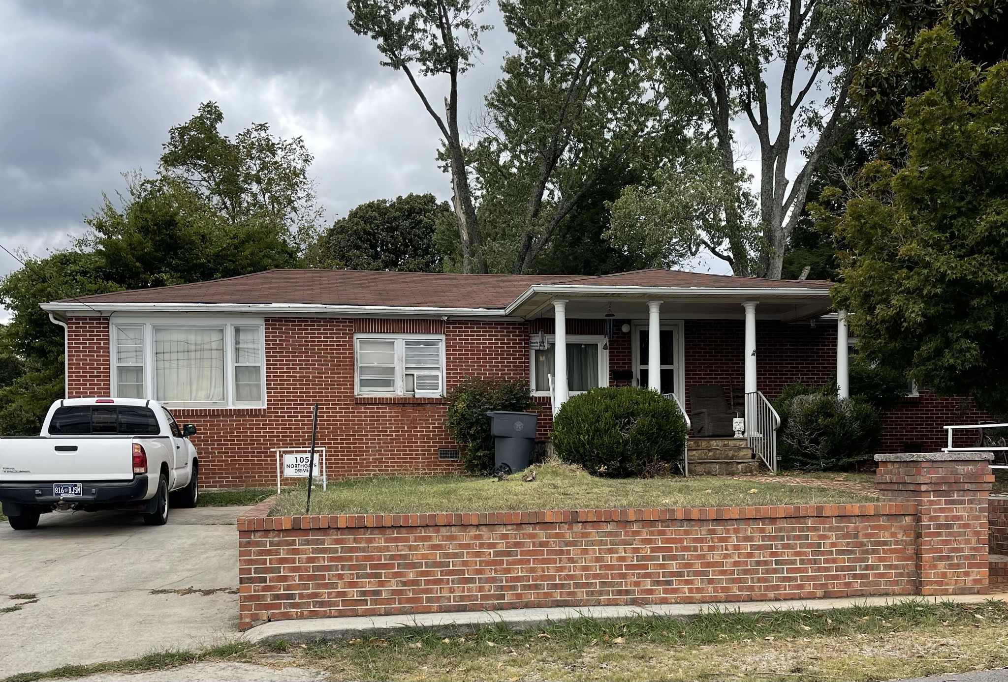 105 Northgate Dr Property Photo 1