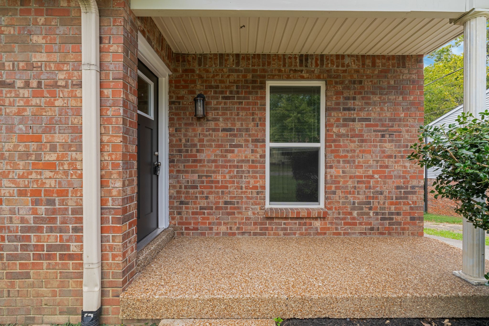 680 Dutchmans Dr Property Photo 4