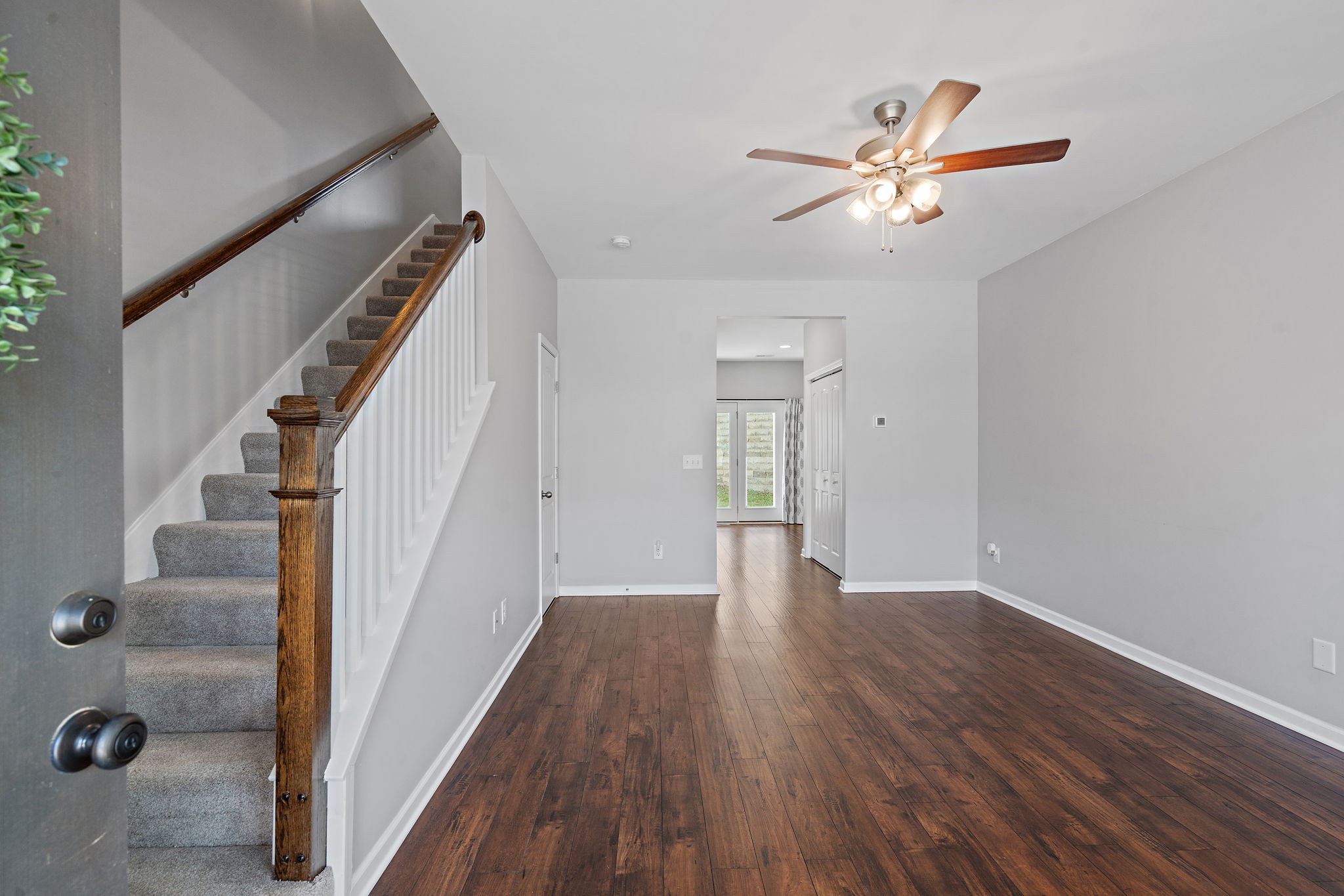 100 Bell Forge Ct Property Photo 4