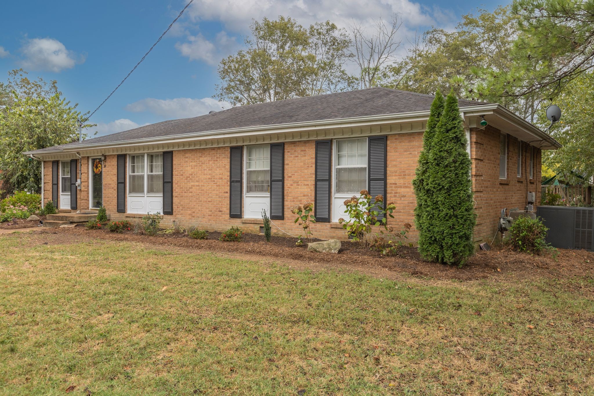 219 Stable Rd Property Photo 2