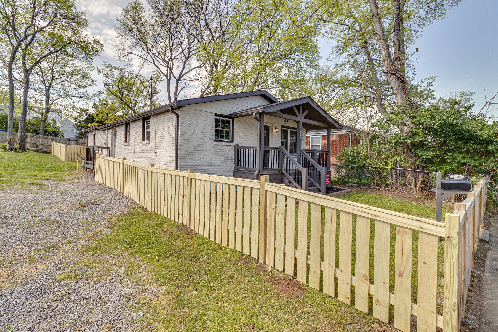 2429 Batavia St Property Photo 2
