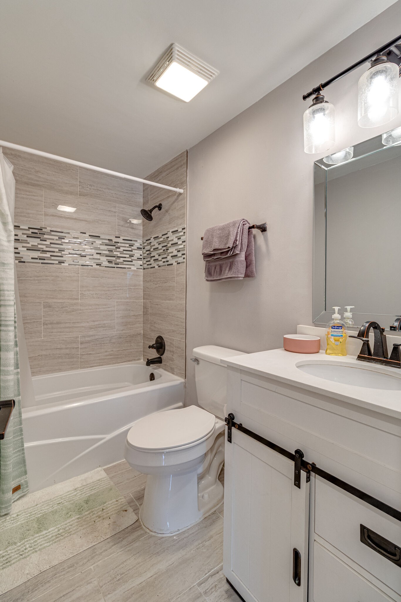 2429 Batavia St Property Photo 15