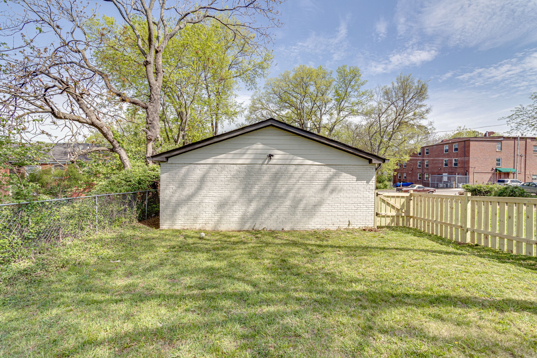 2429 Batavia St Property Photo 21