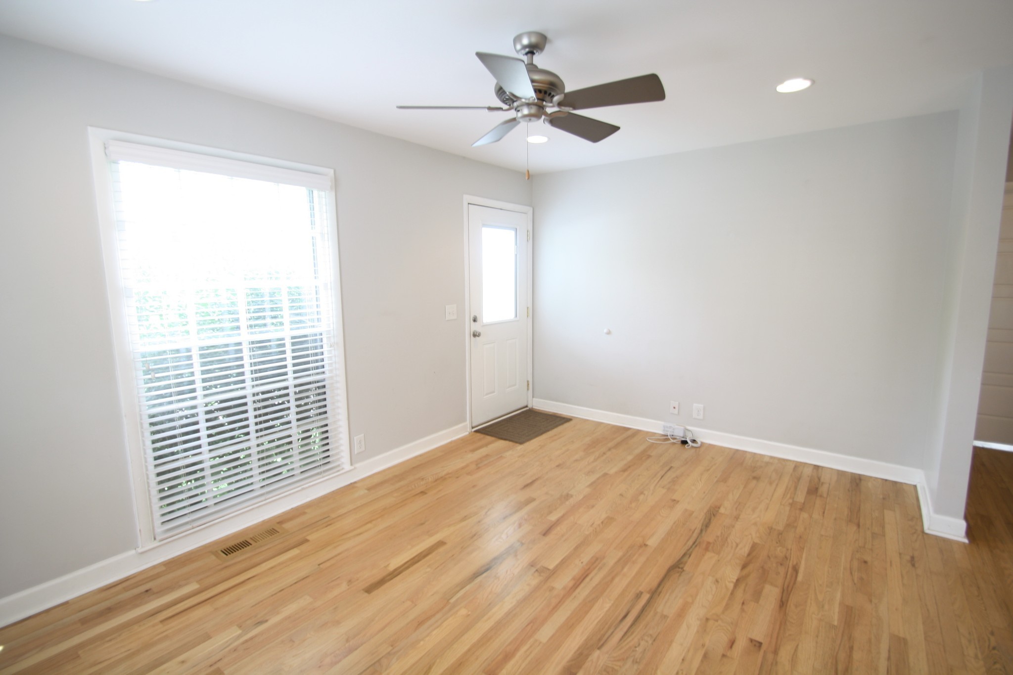 336 Chamberlin St Property Photo 6