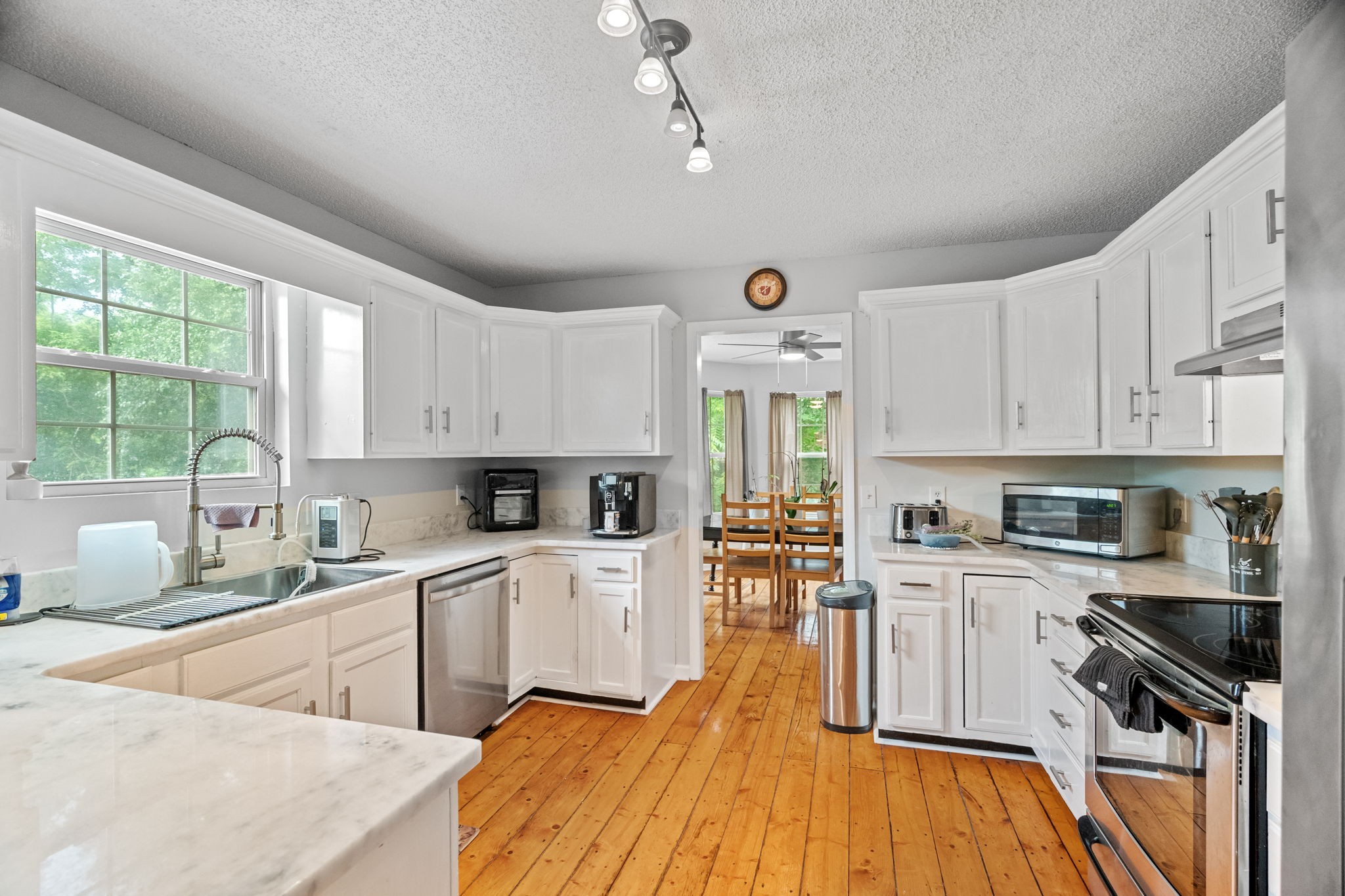 3538 Armstrong Rd Property Photo 4