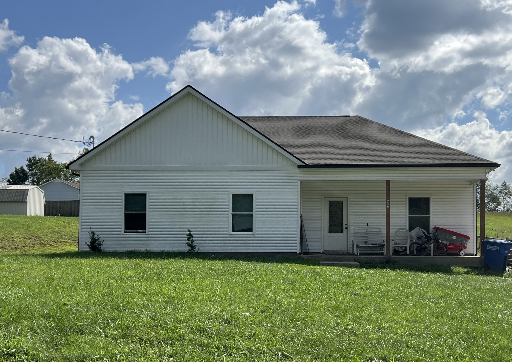 512 Glass St Property Photo