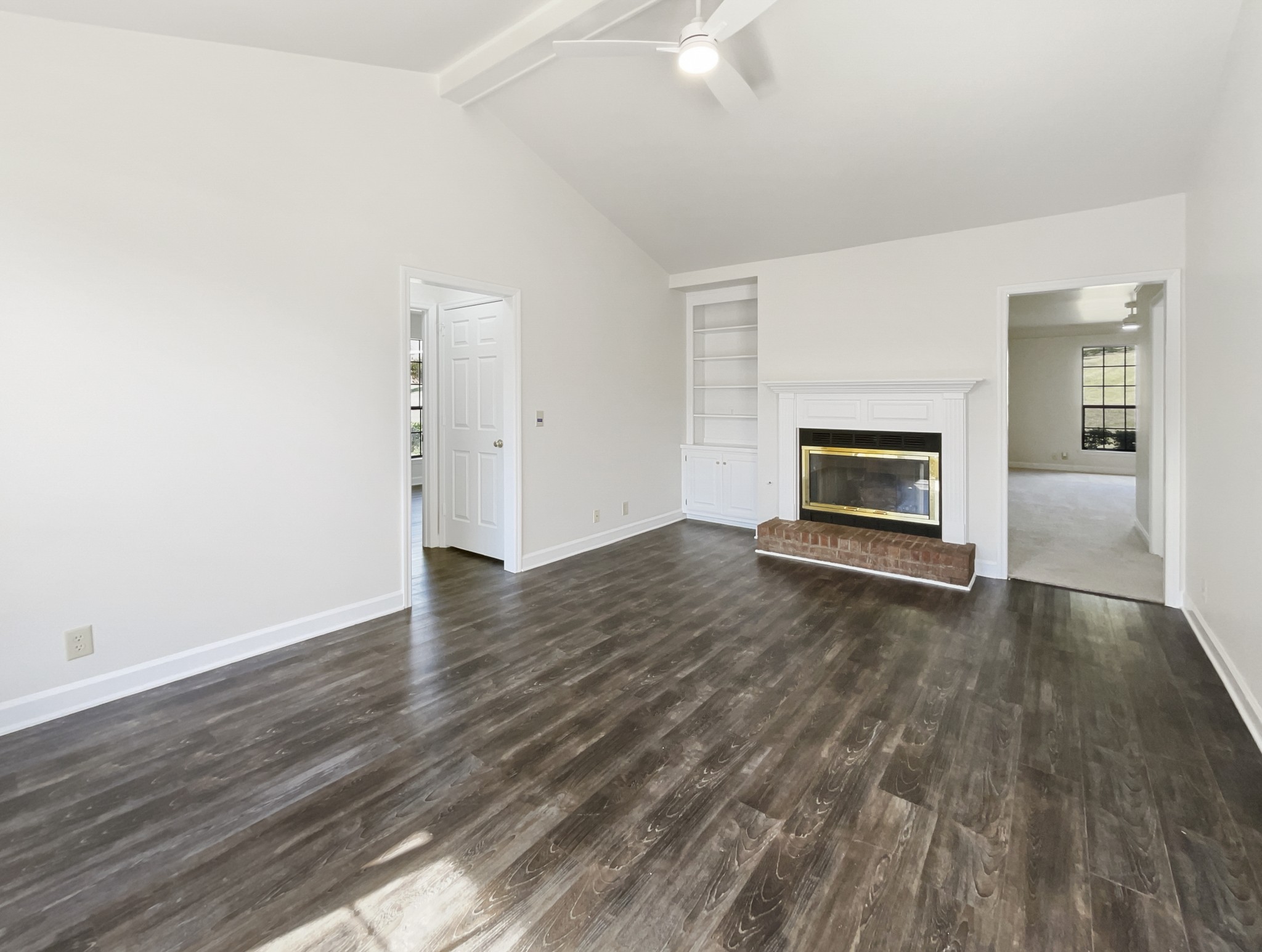 1515 Brentwood Pointe Property Photo 4
