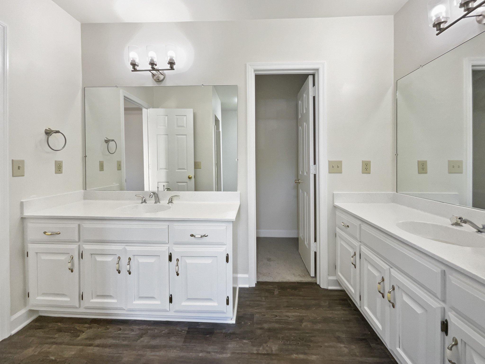 1515 Brentwood Pointe Property Photo 5