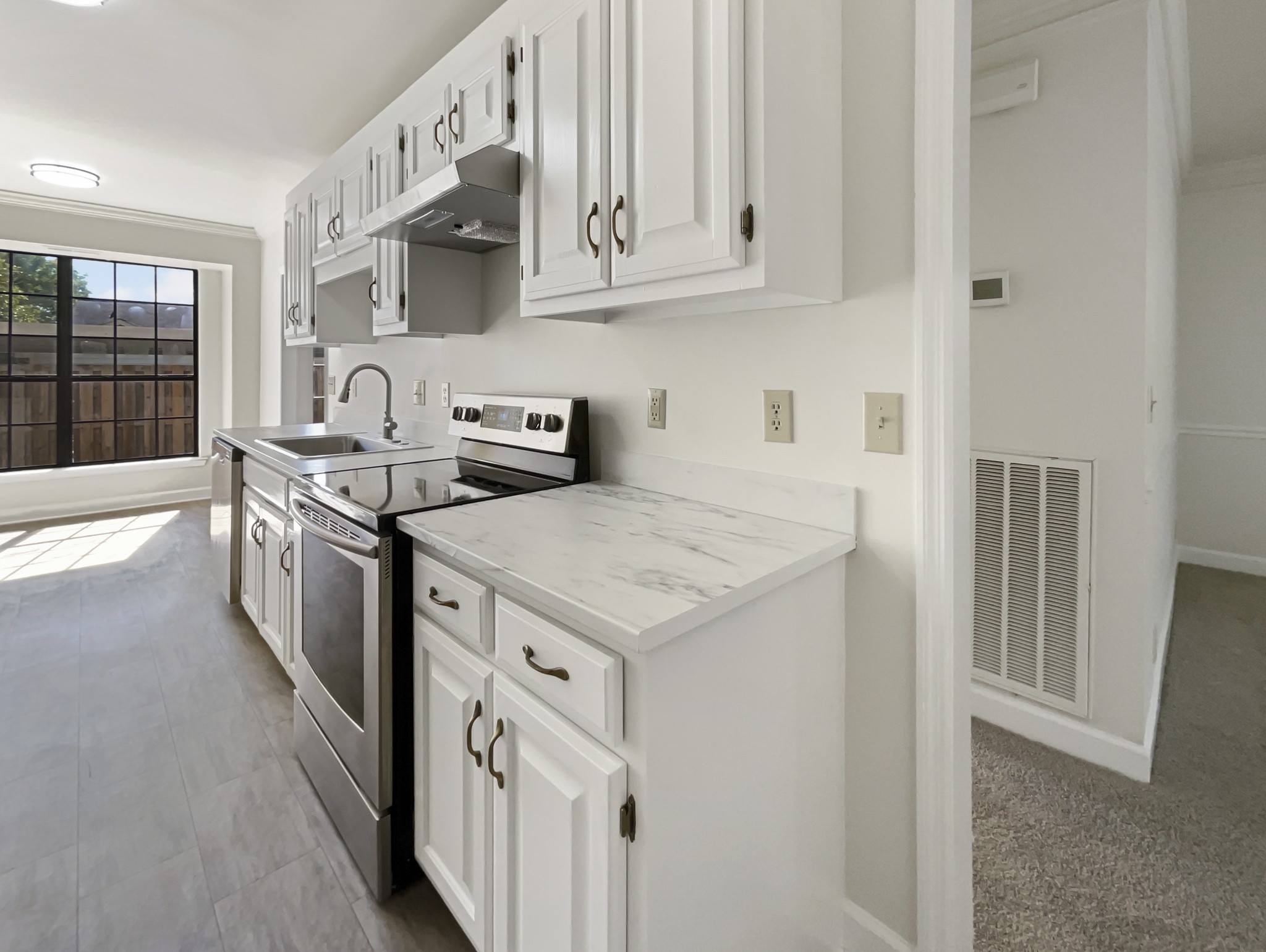 1515 Brentwood Pointe Property Photo 12