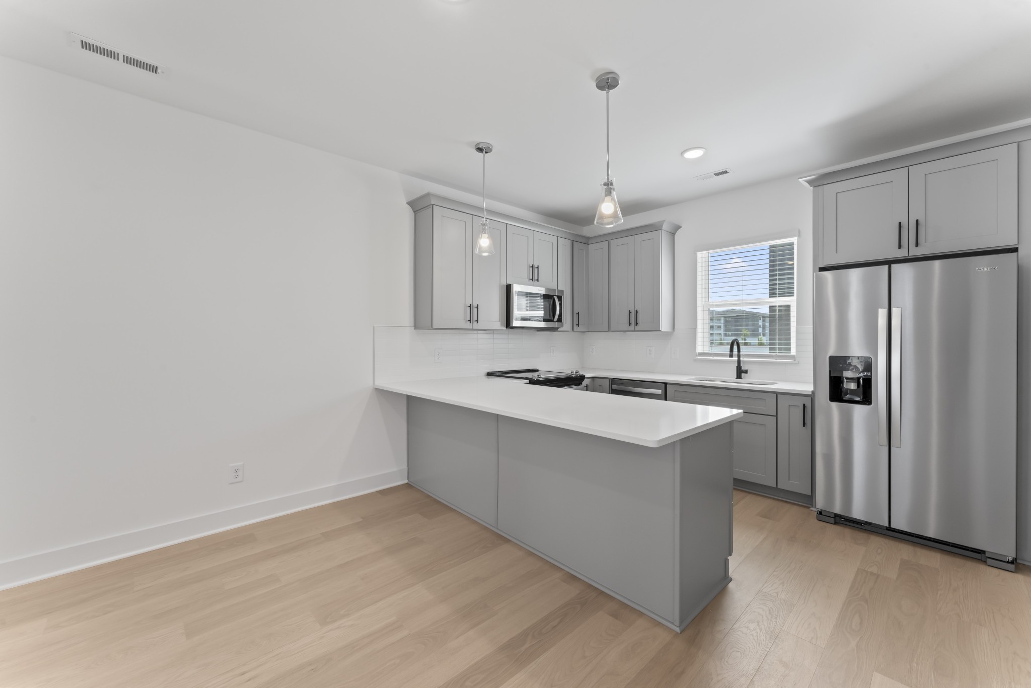 610 Markham Property Photo 4