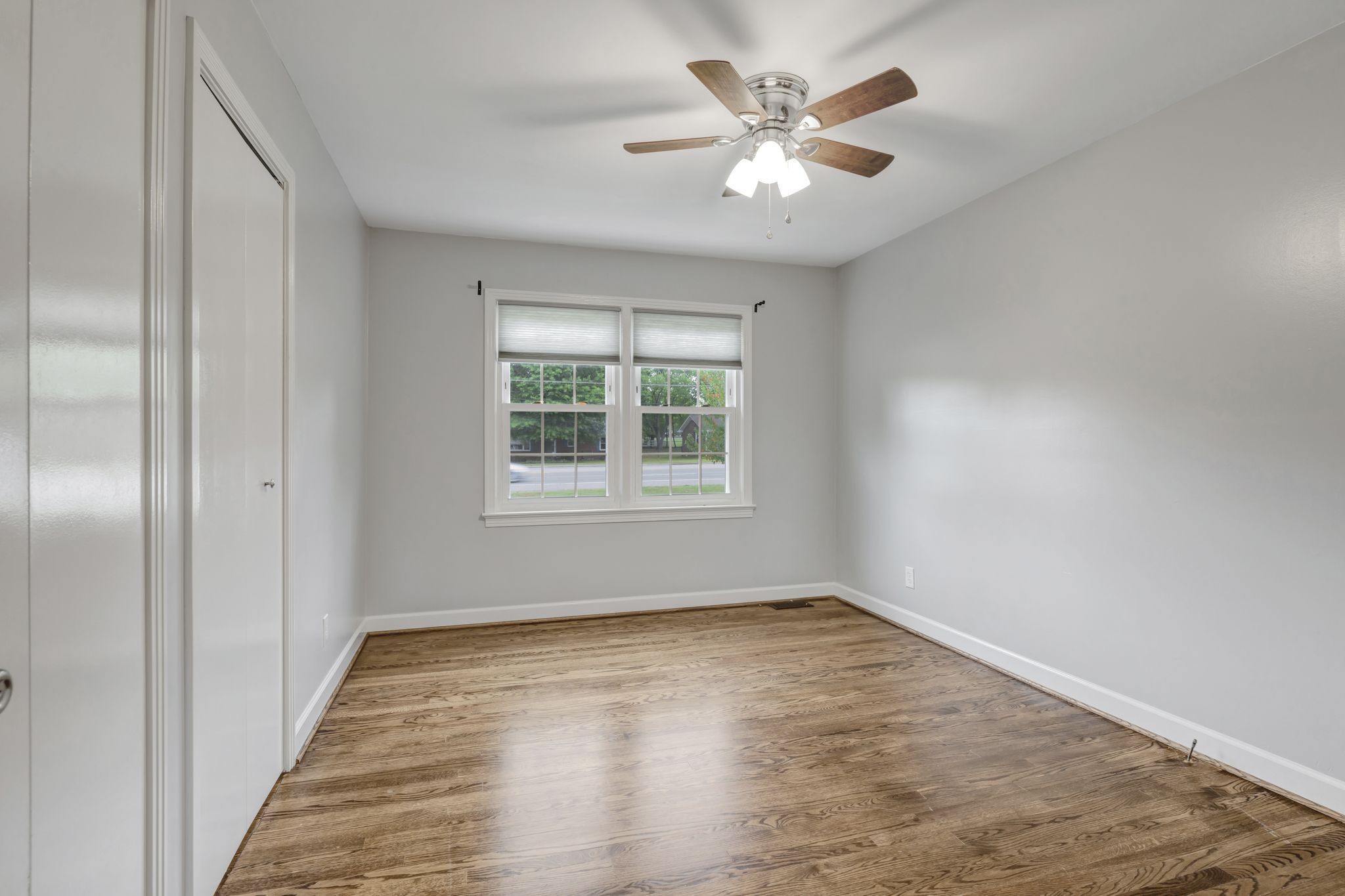 809 S Broadway St Property Photo 17