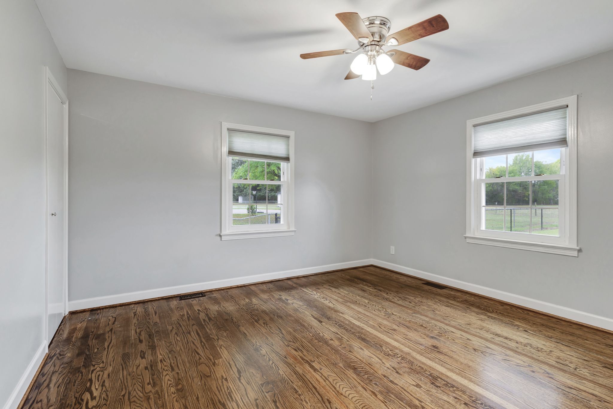 809 S Broadway St Property Photo 21