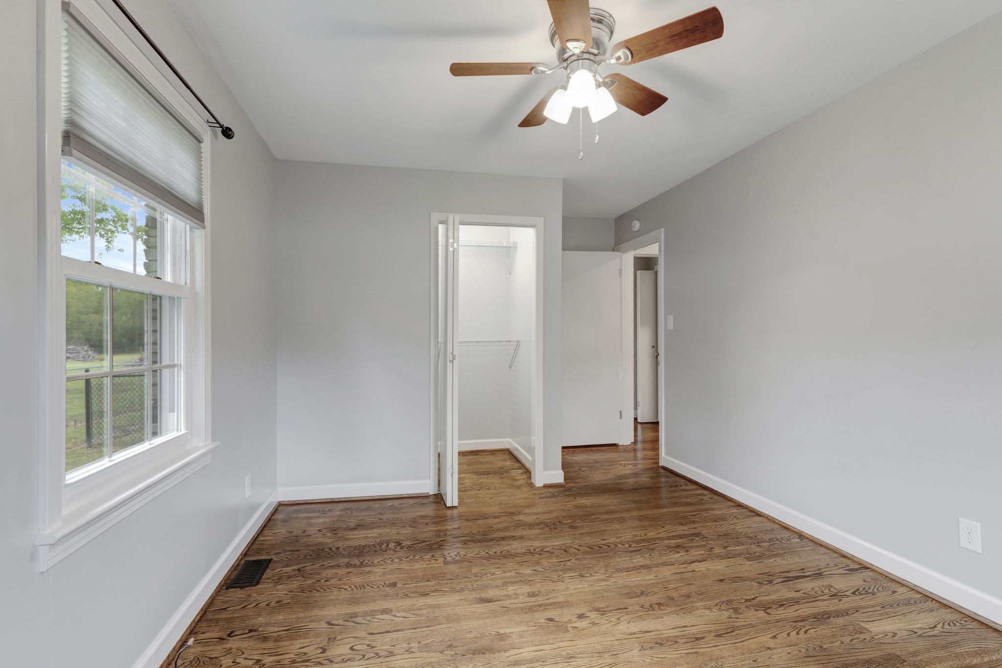 809 S Broadway St Property Photo 25