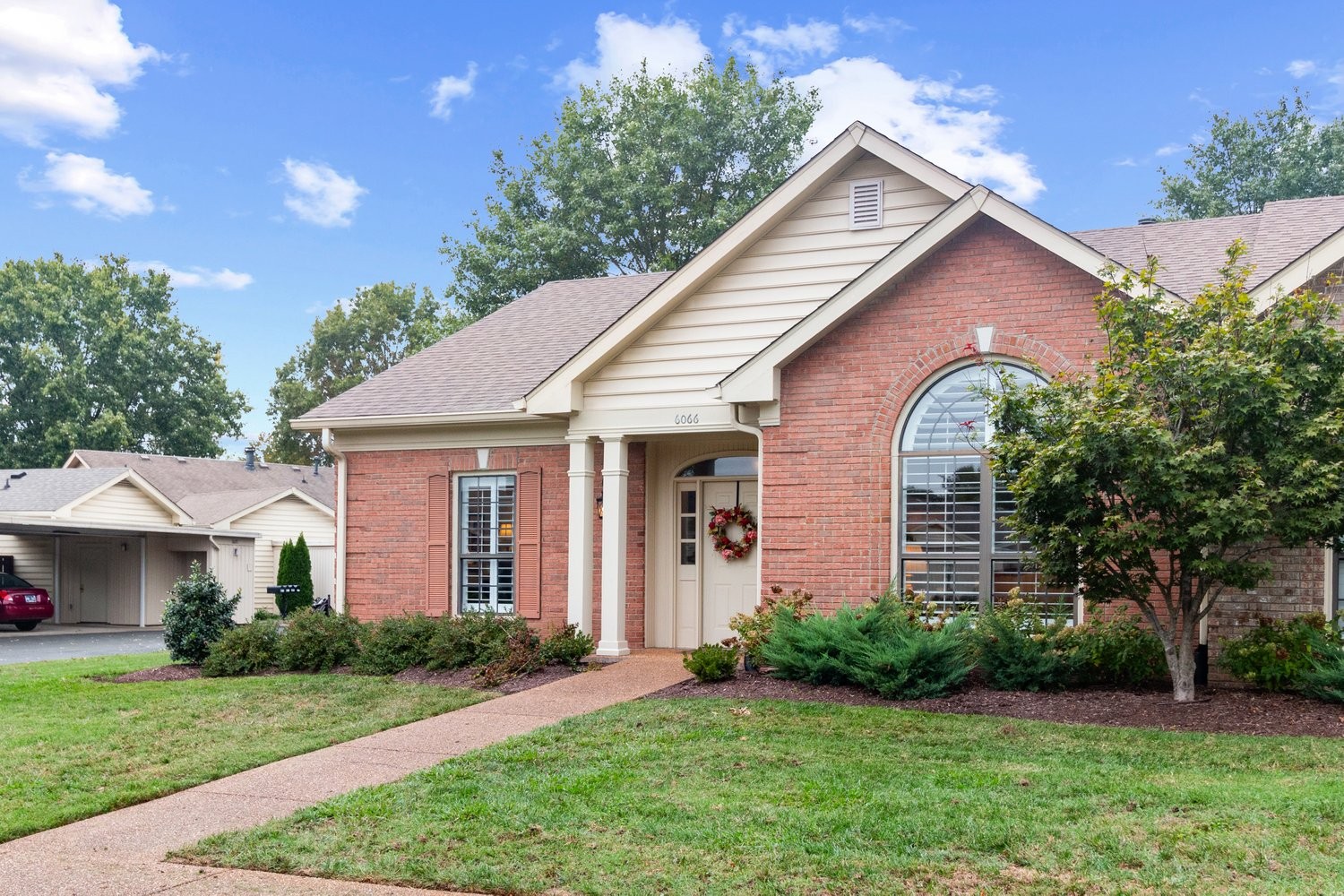 6066 Sunrise Cir Property Photo 3
