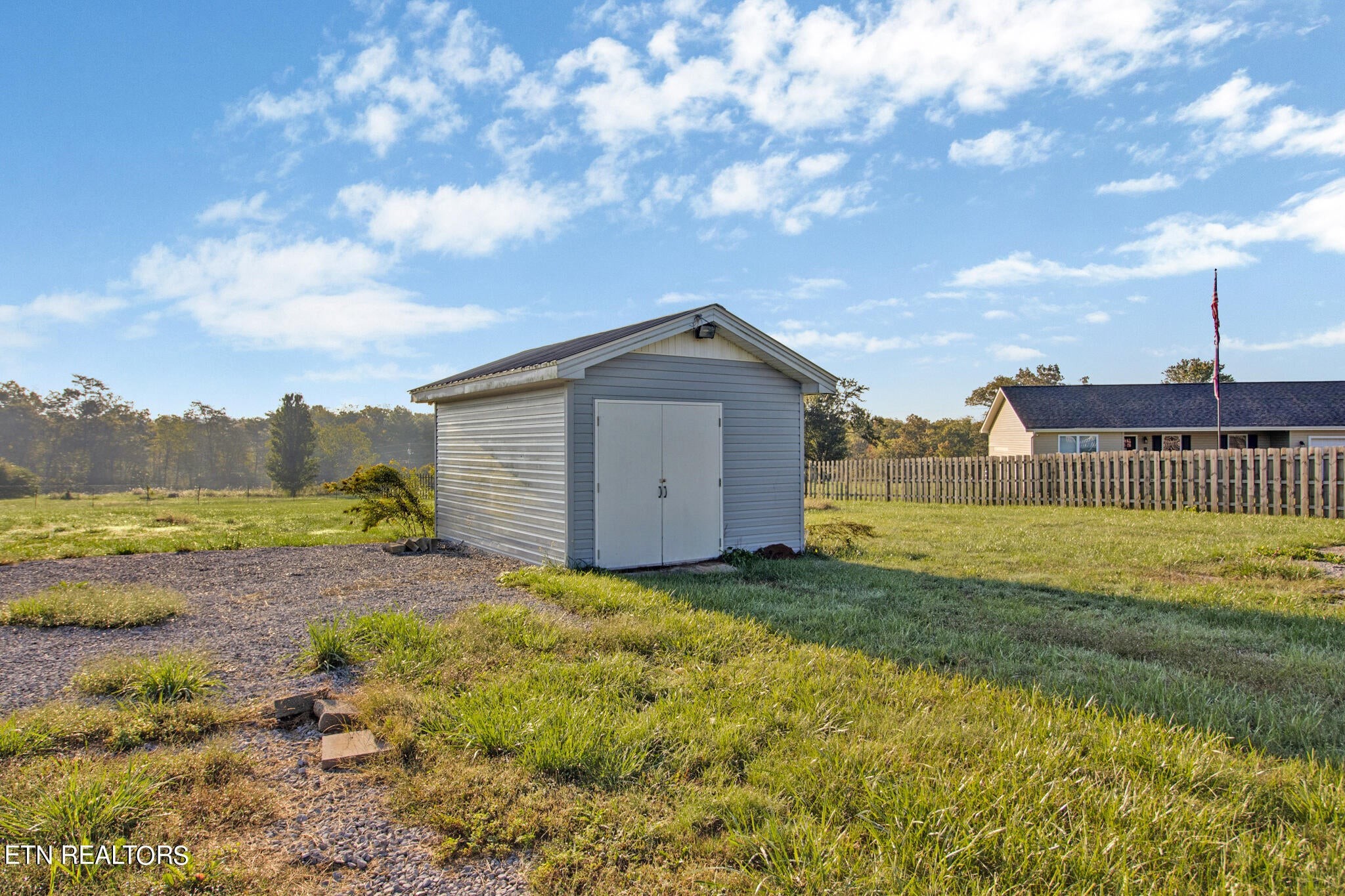 634 Lawson Rd Property Photo 5