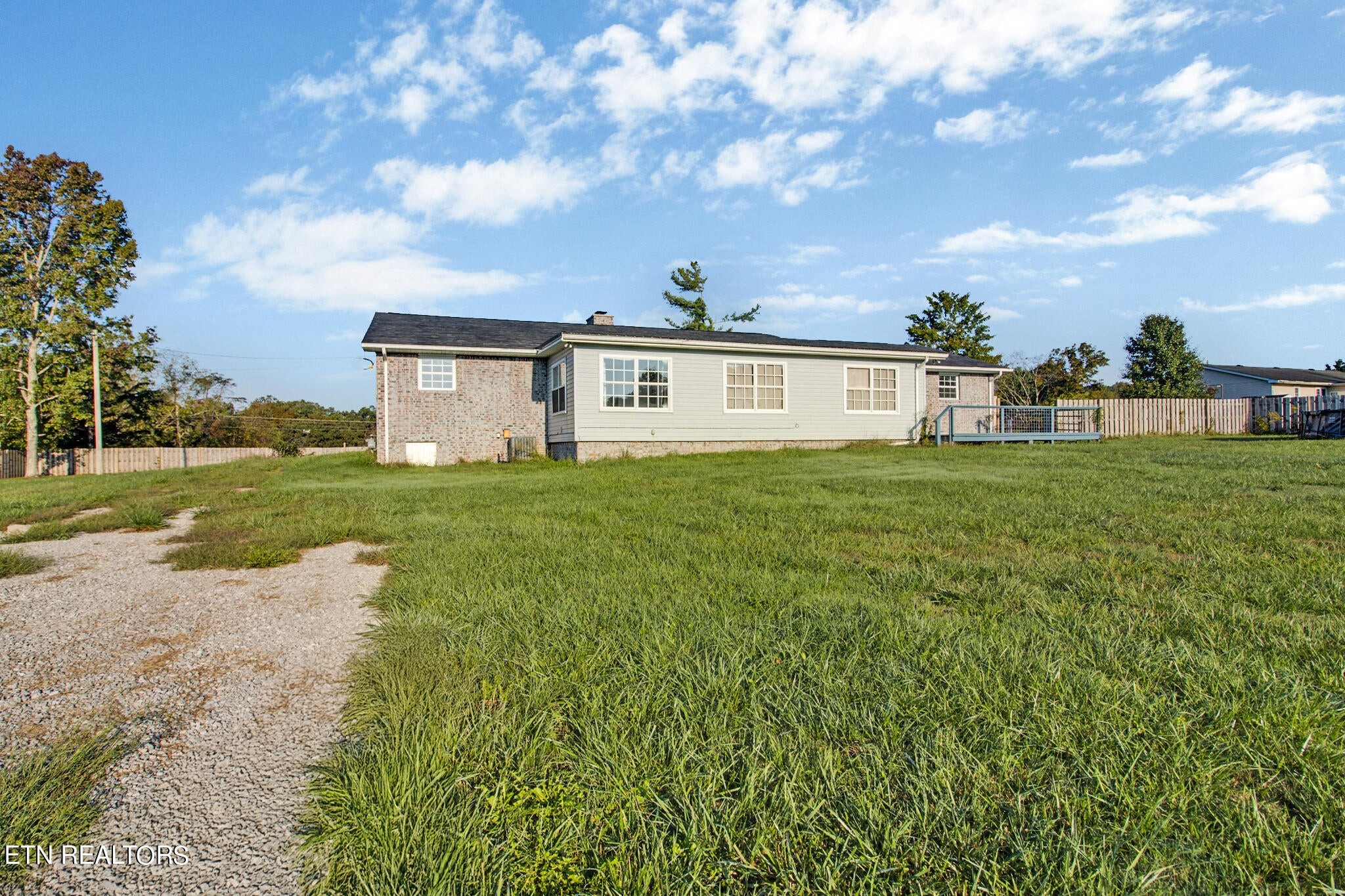 634 Lawson Rd Property Photo 7