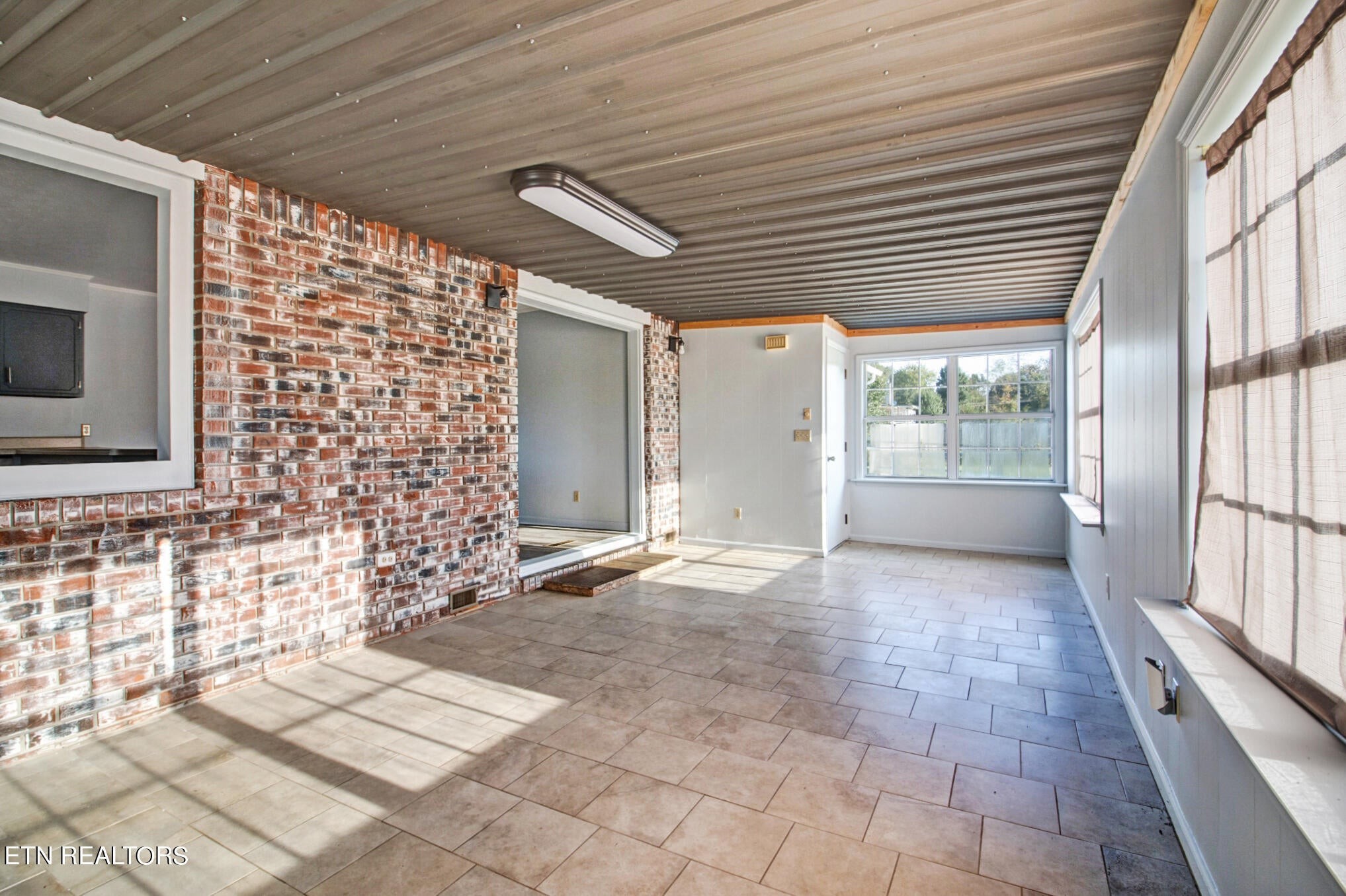 634 Lawson Rd Property Photo 16