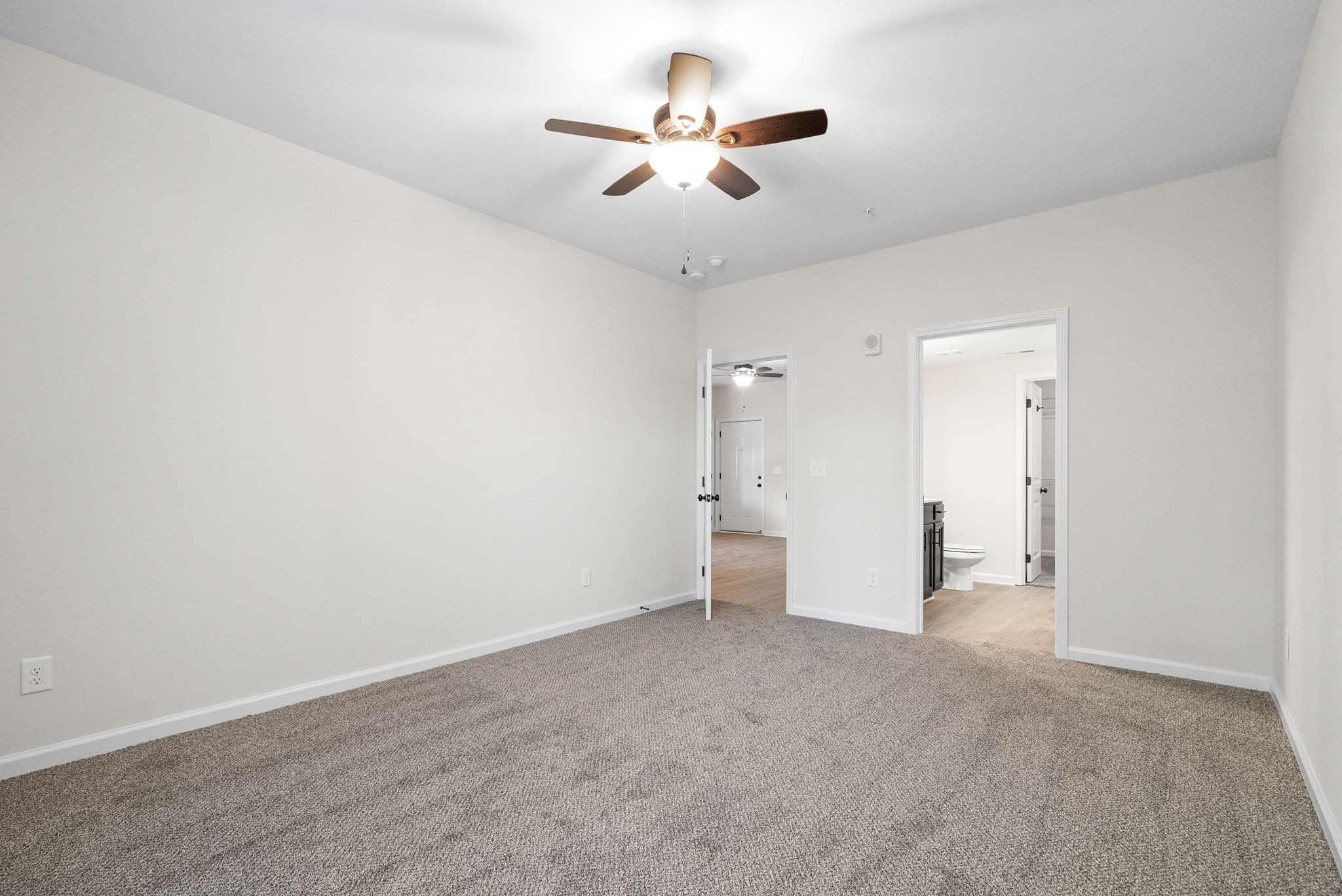 229 E Johnson Circle Property Photo 14