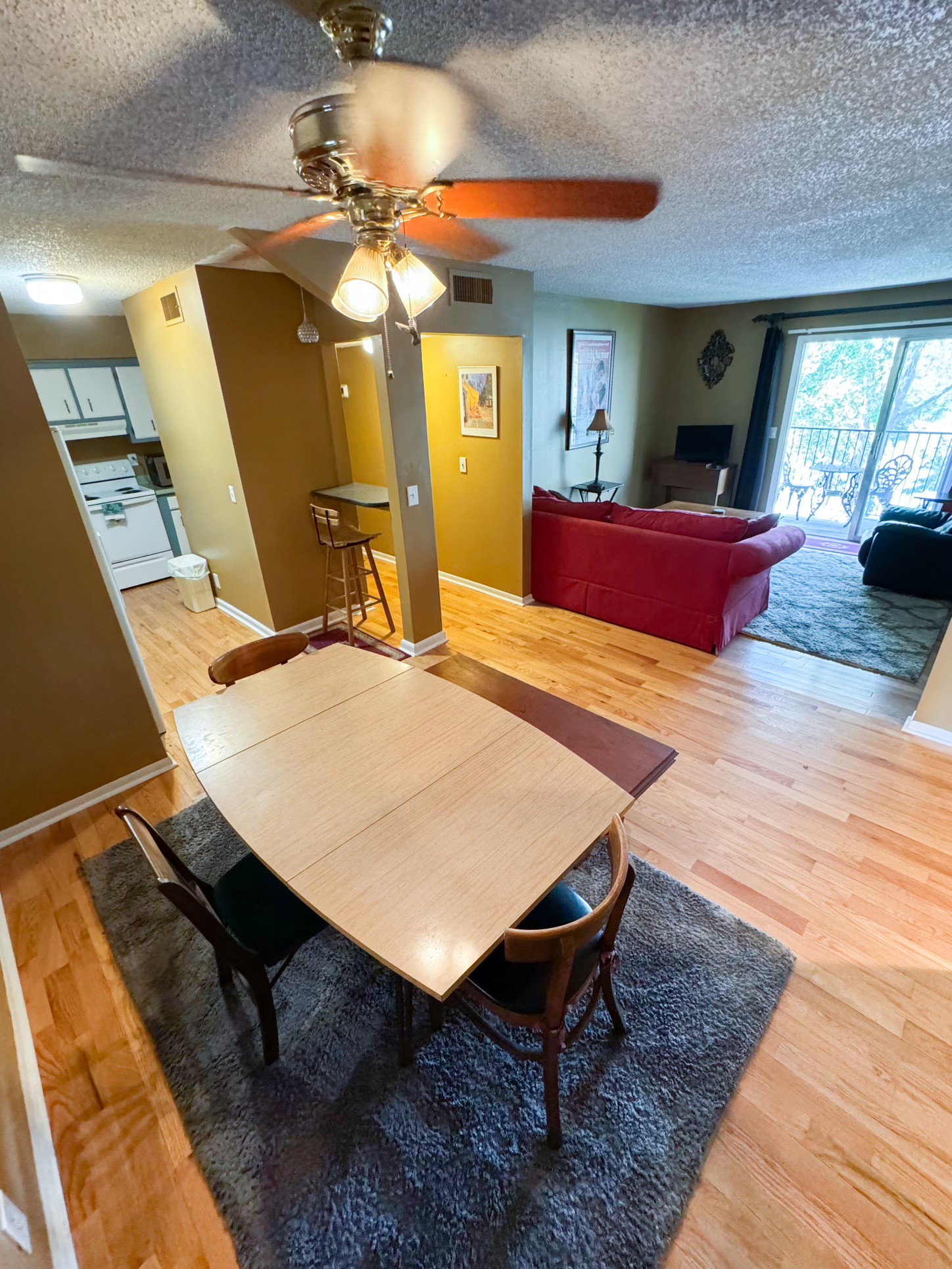 515 Basswood Ave Property Photo 4