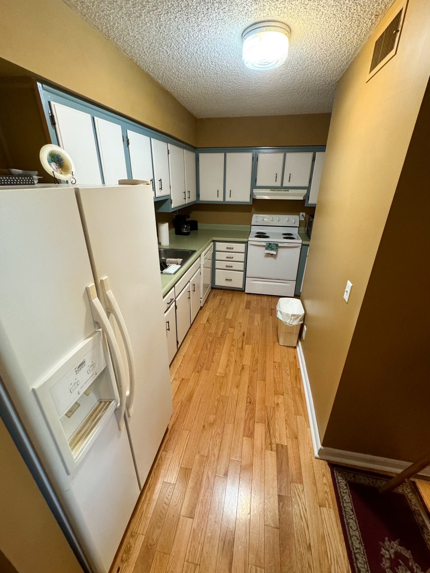 515 Basswood Ave Property Photo 5
