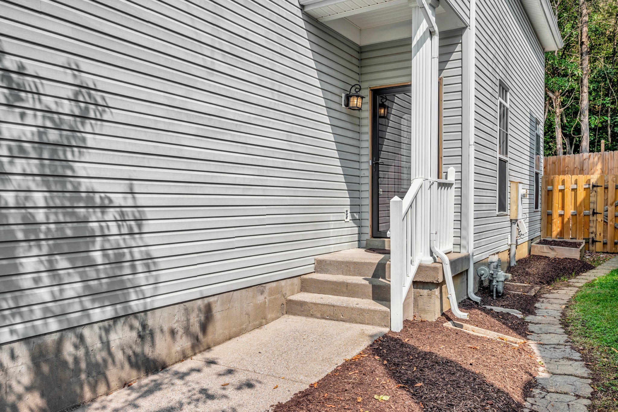 1468 Bell Trace Dr Property Photo 3