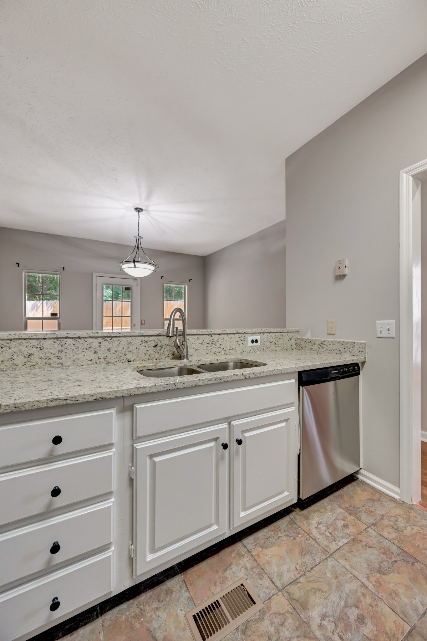 1468 Bell Trace Dr Property Photo 10