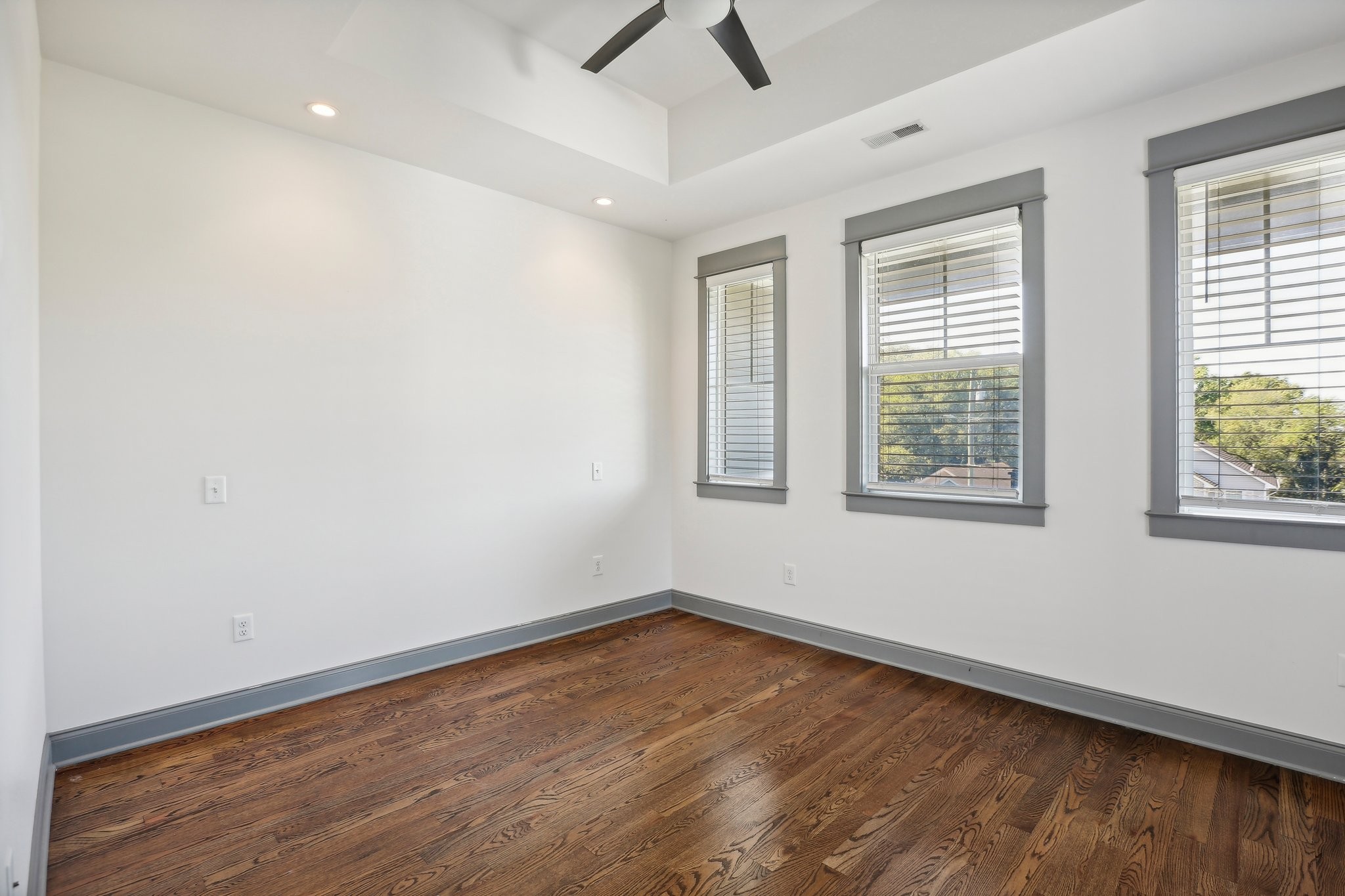717 Stockell St Property Photo 24