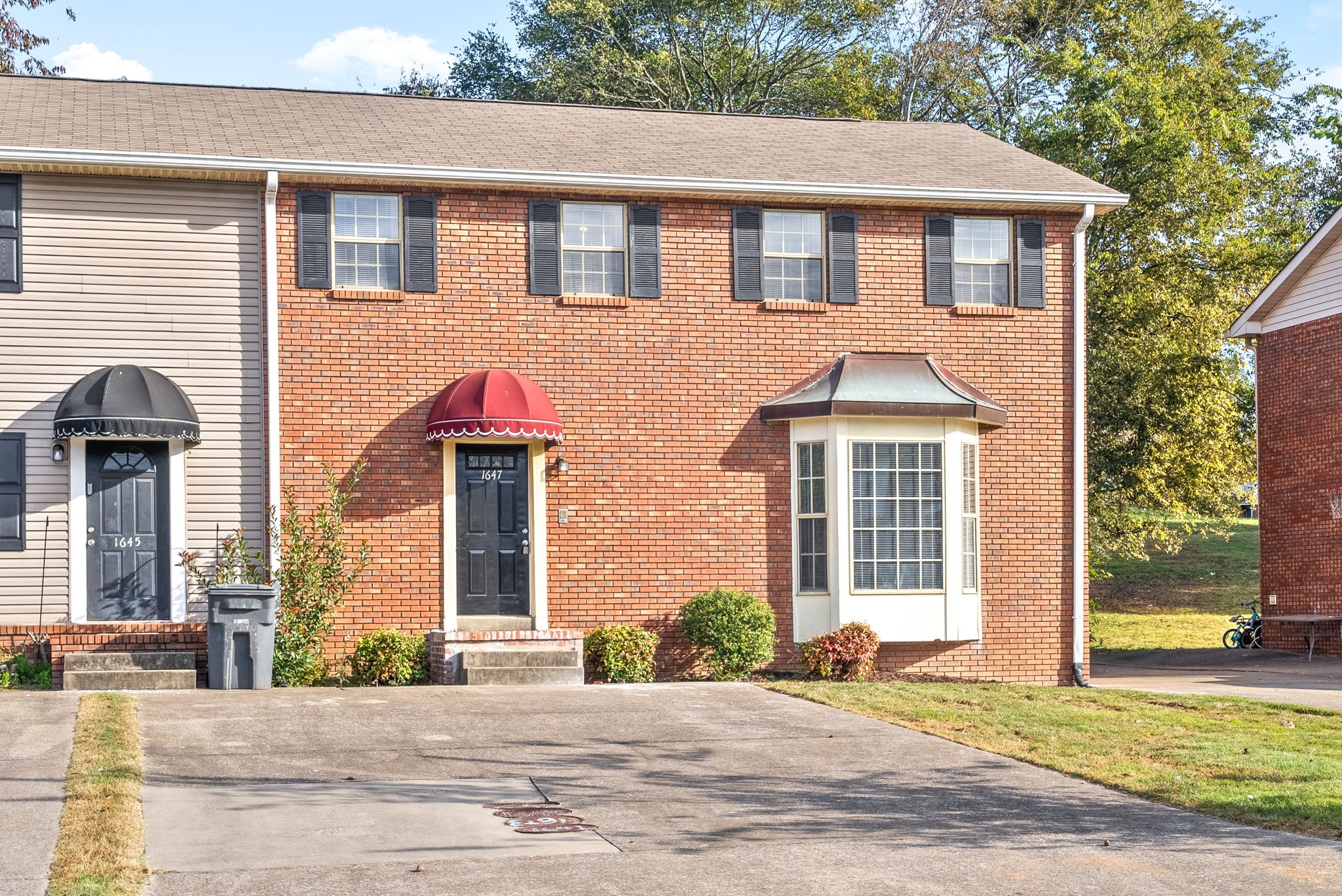1647 Baltimore Drive Property Photo 2