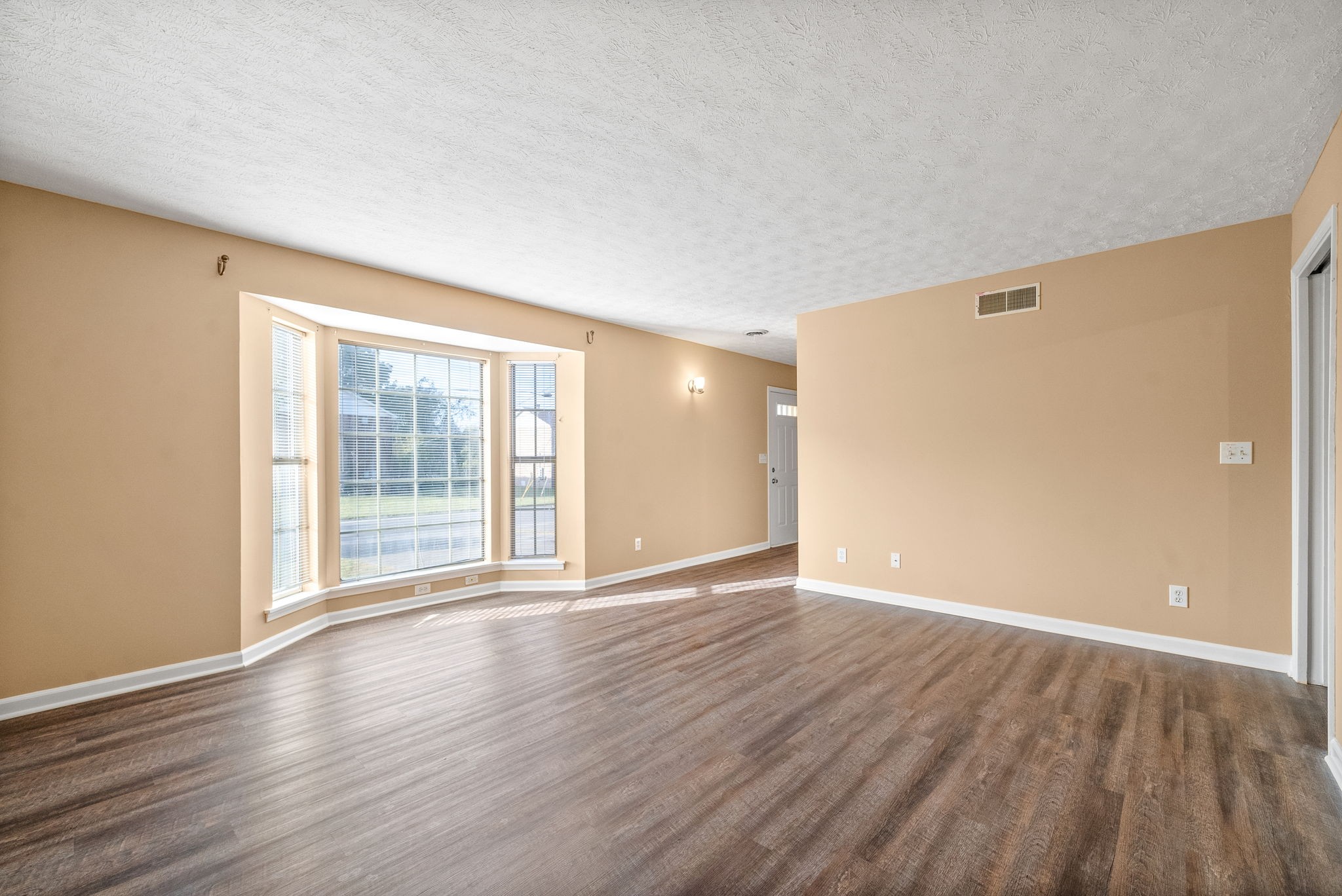 1647 Baltimore Drive Property Photo 8
