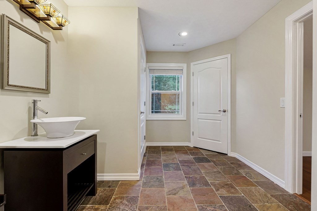 13993 Hopewell Rd Property Photo 36