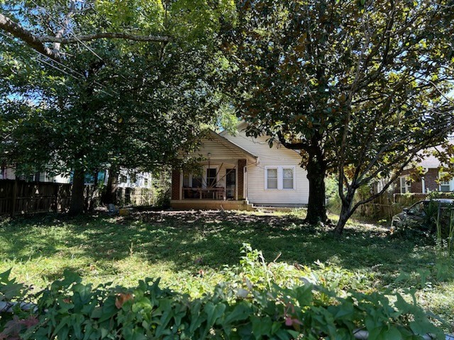 304 Scott Ave Property Photo 2