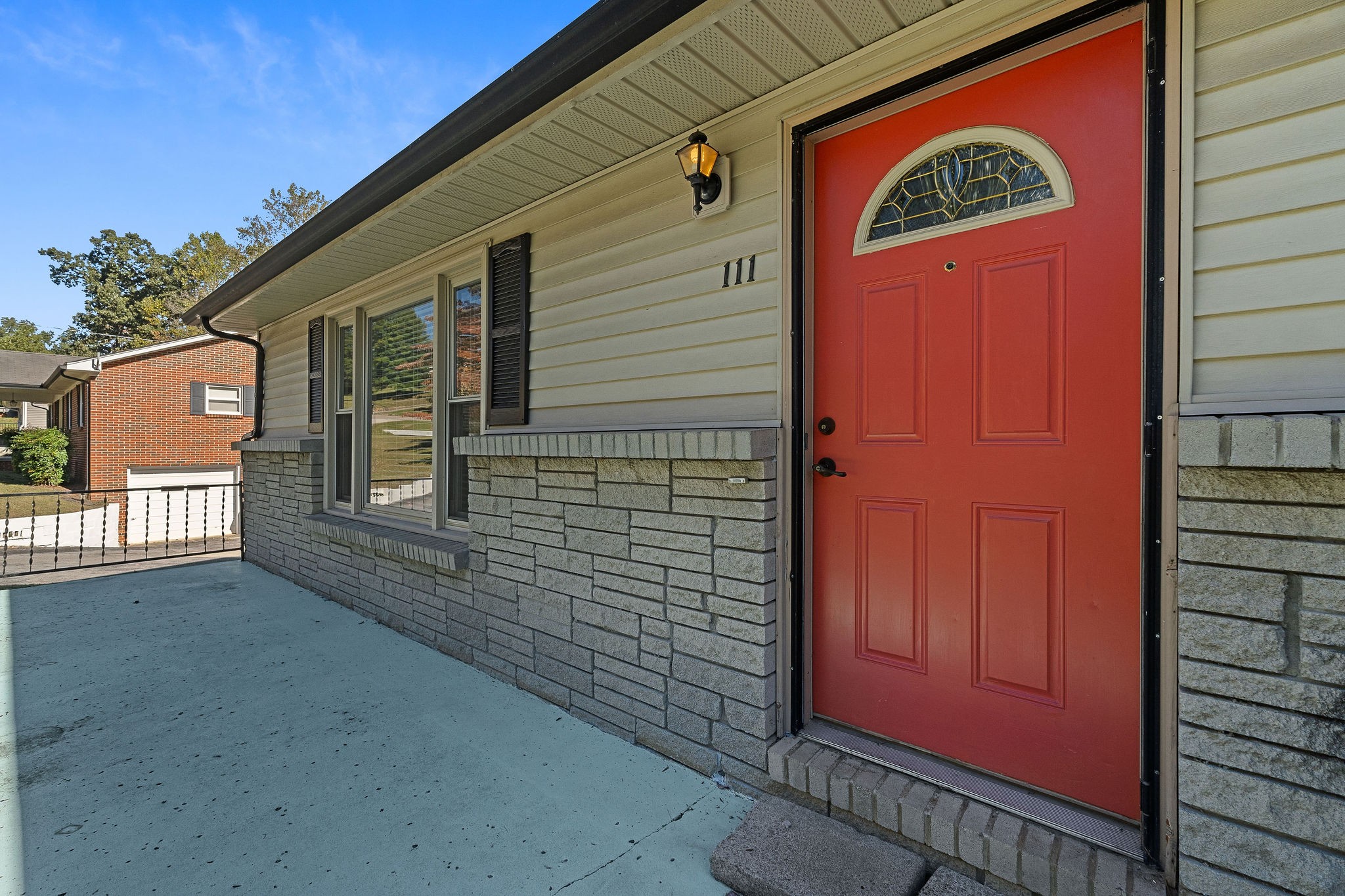 111 Parkview Dr Property Photo 4