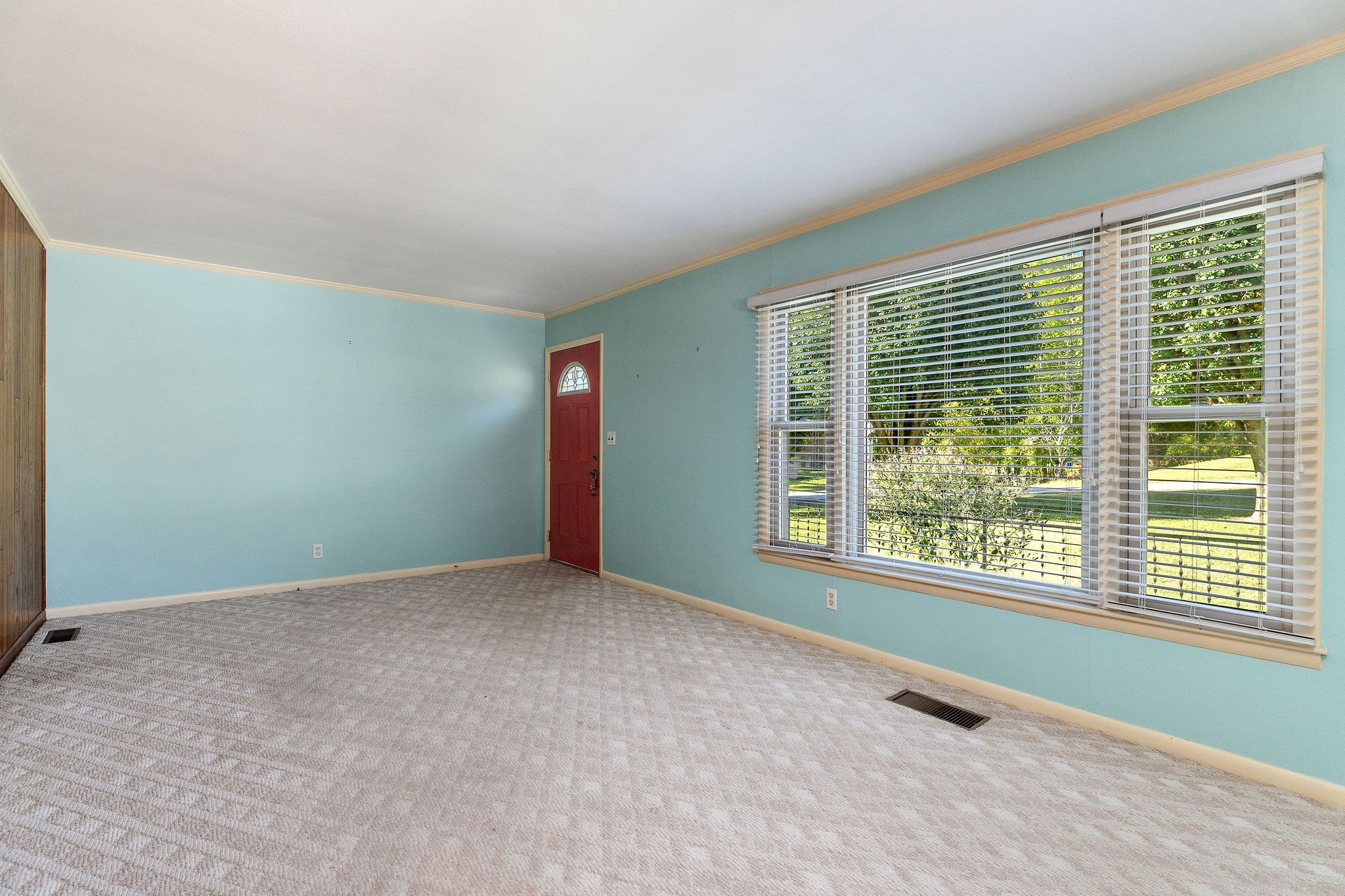 111 Parkview Dr Property Photo 5