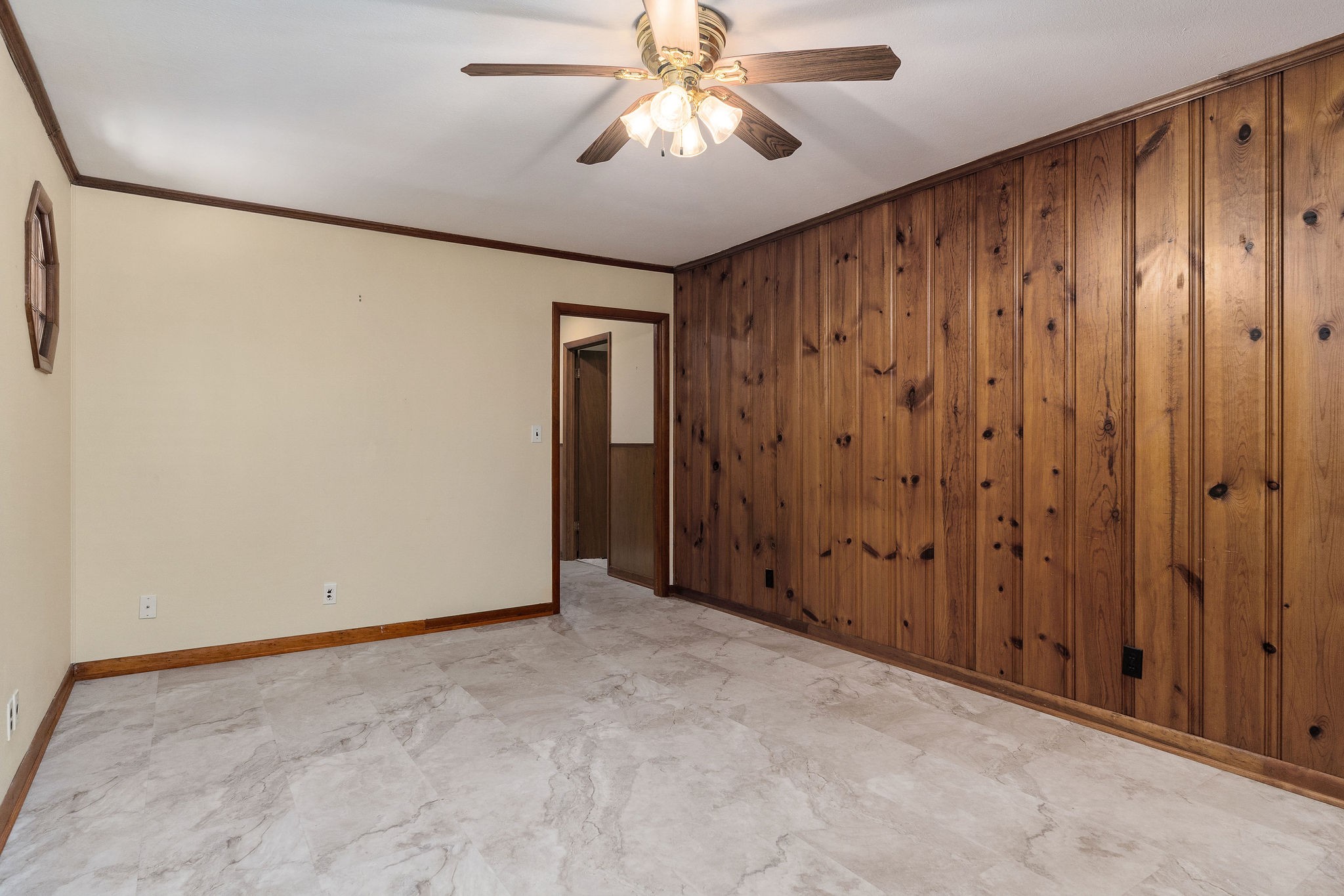 111 Parkview Dr Property Photo 13