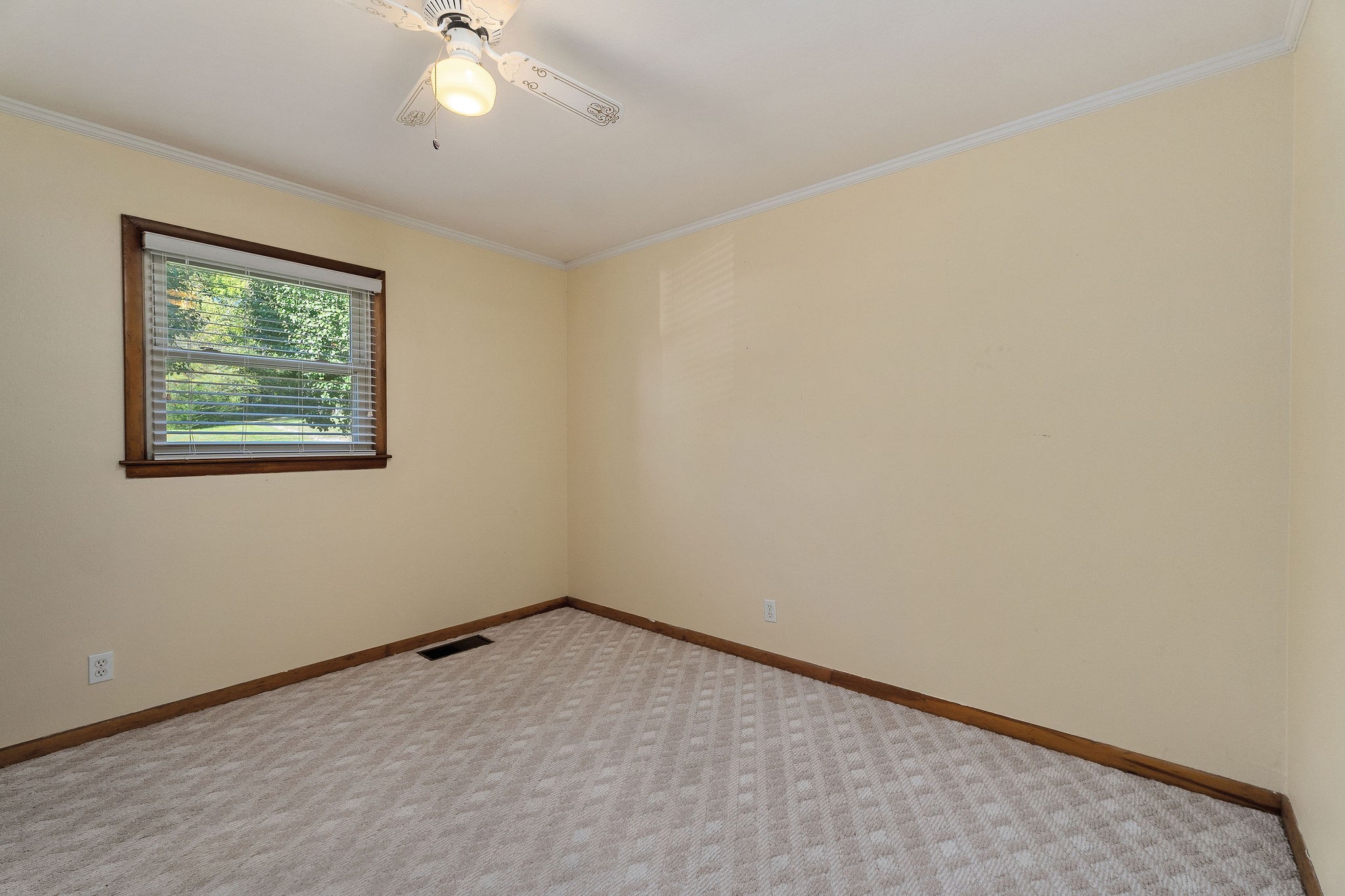 111 Parkview Dr Property Photo 22