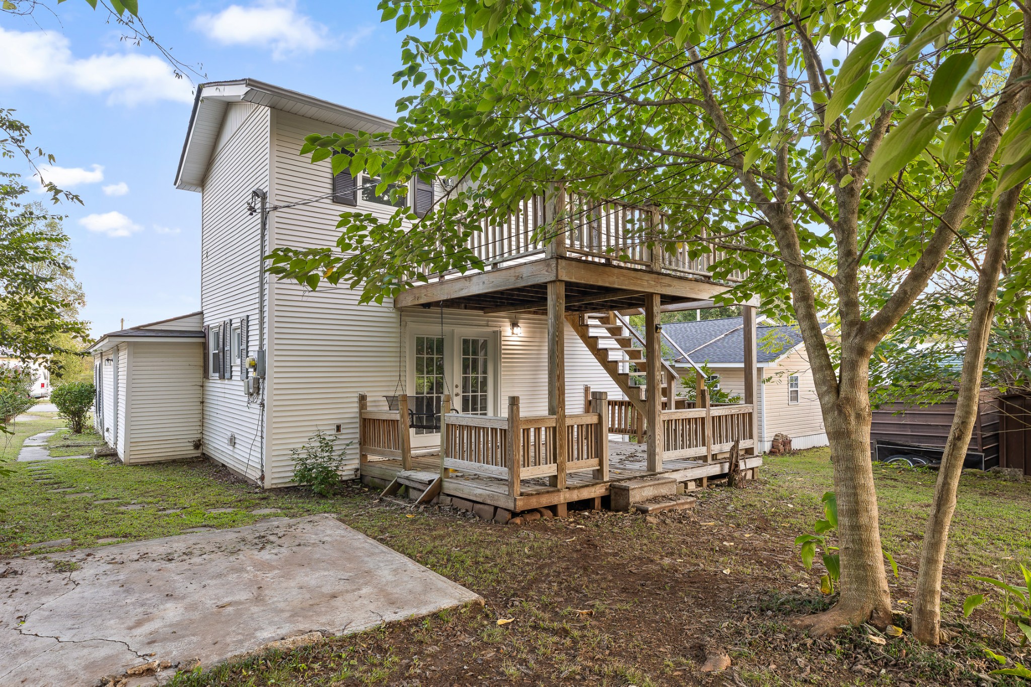 106 Oak Ave Property Photo 5