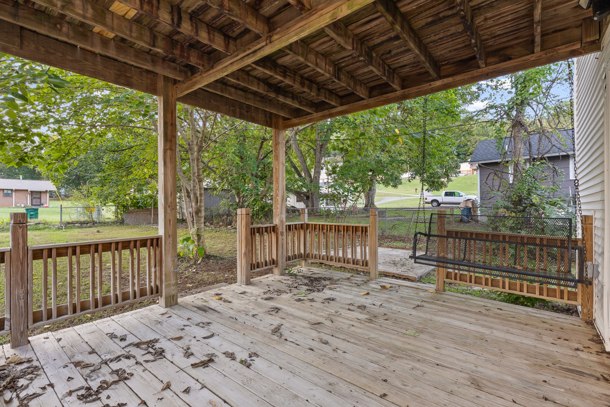 106 Oak Ave Property Photo 8