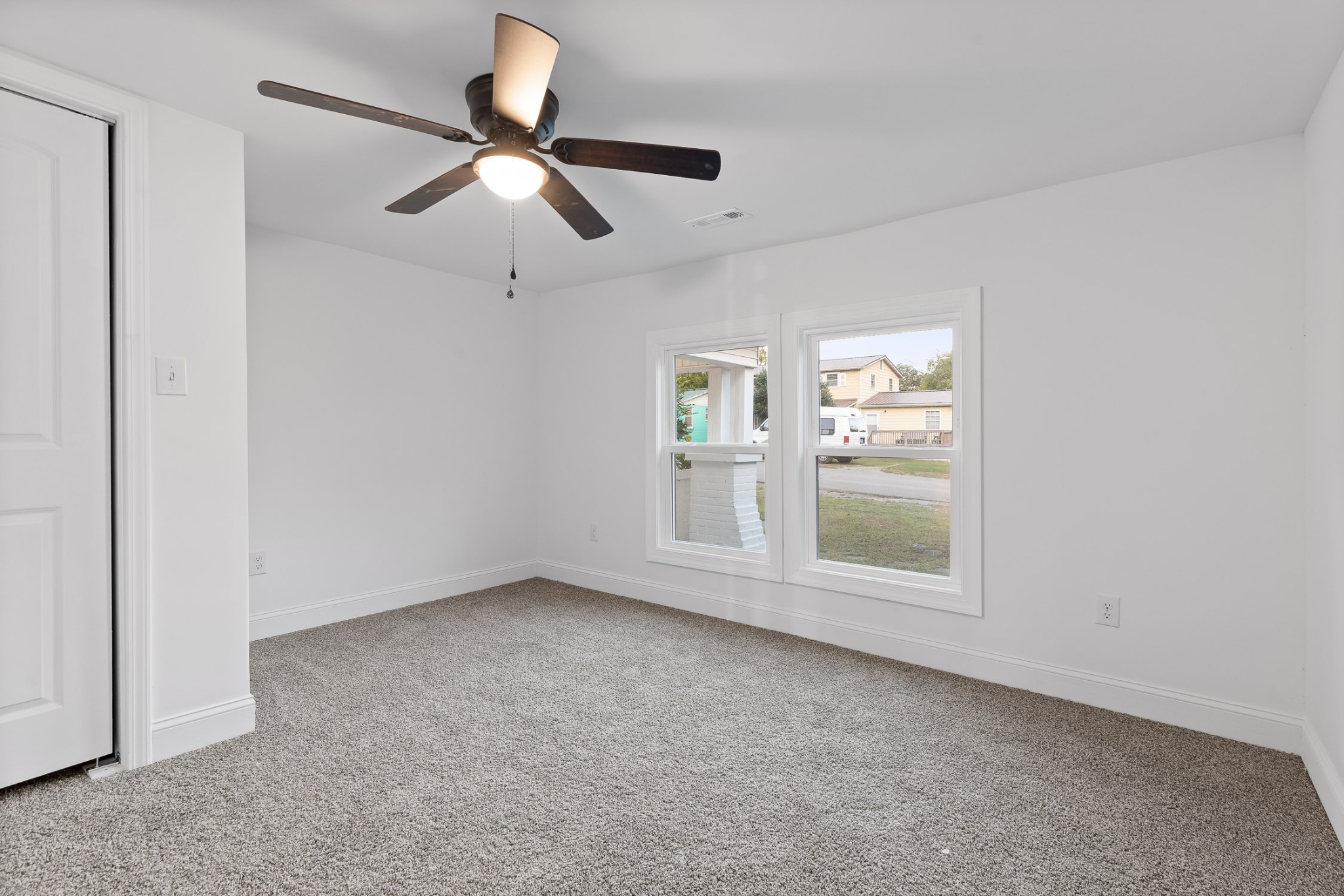 106 Oak Ave Property Photo 25