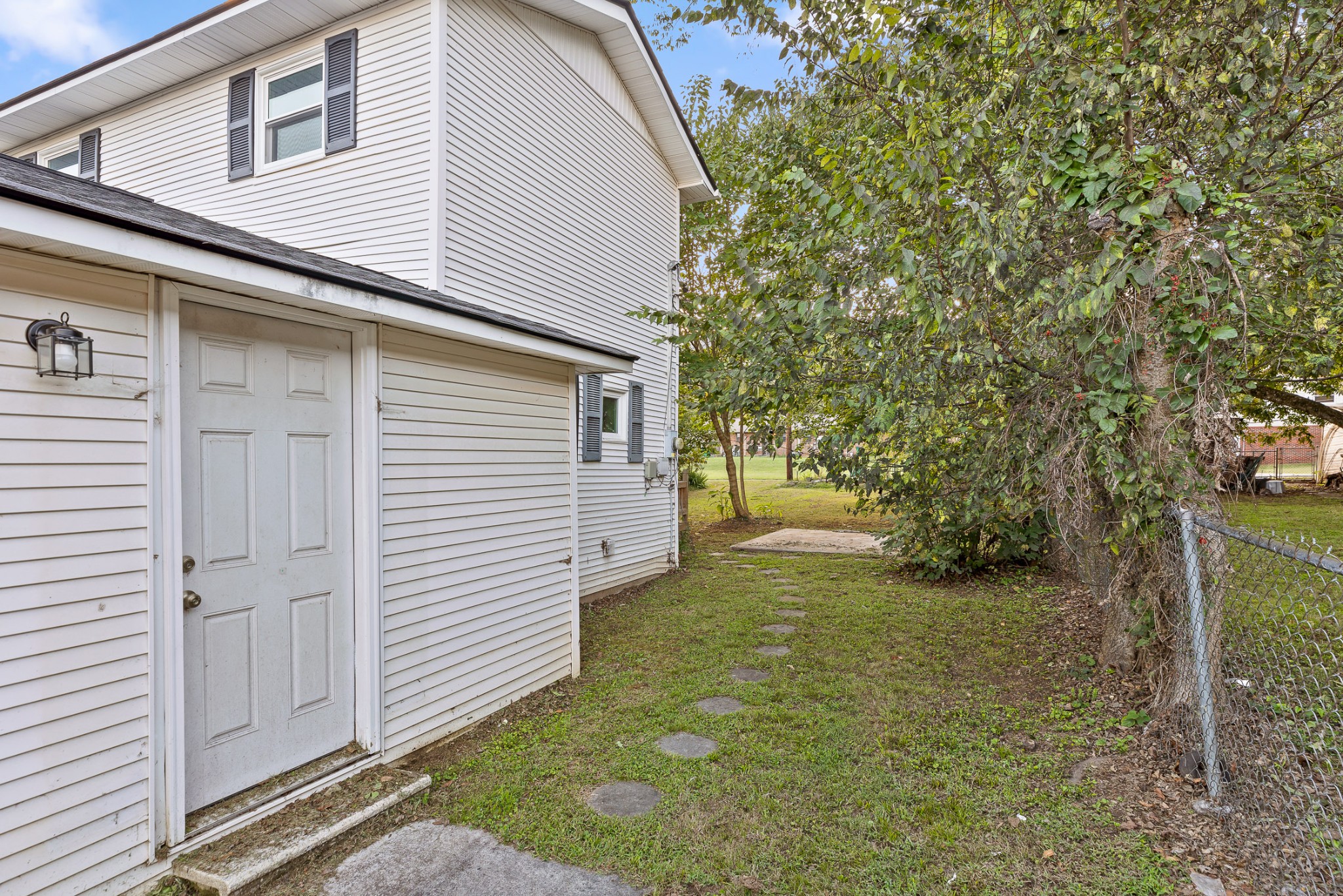 106 Oak Ave Property Photo 40