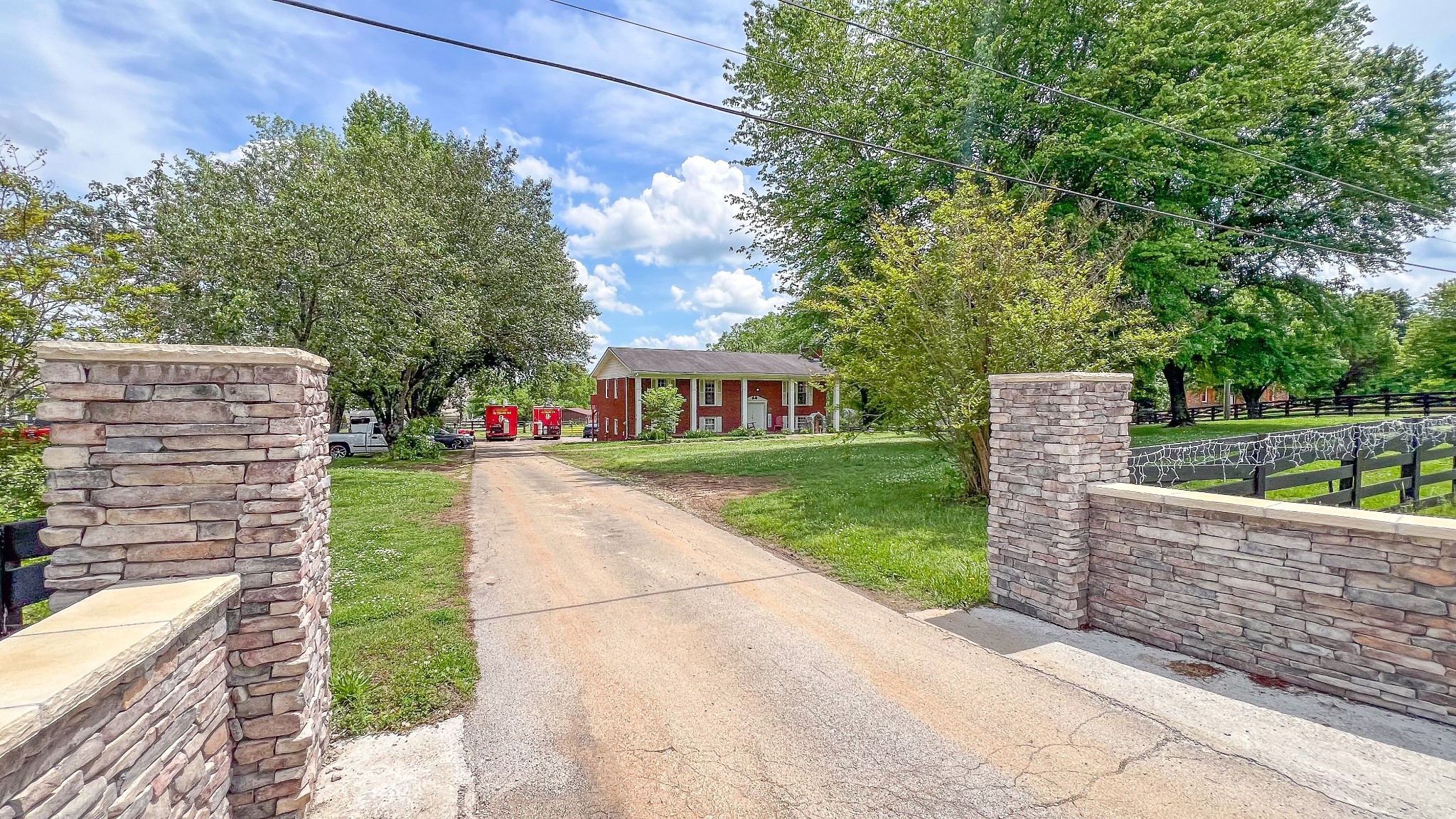 2358 Nashville Hwy Property Photo 5