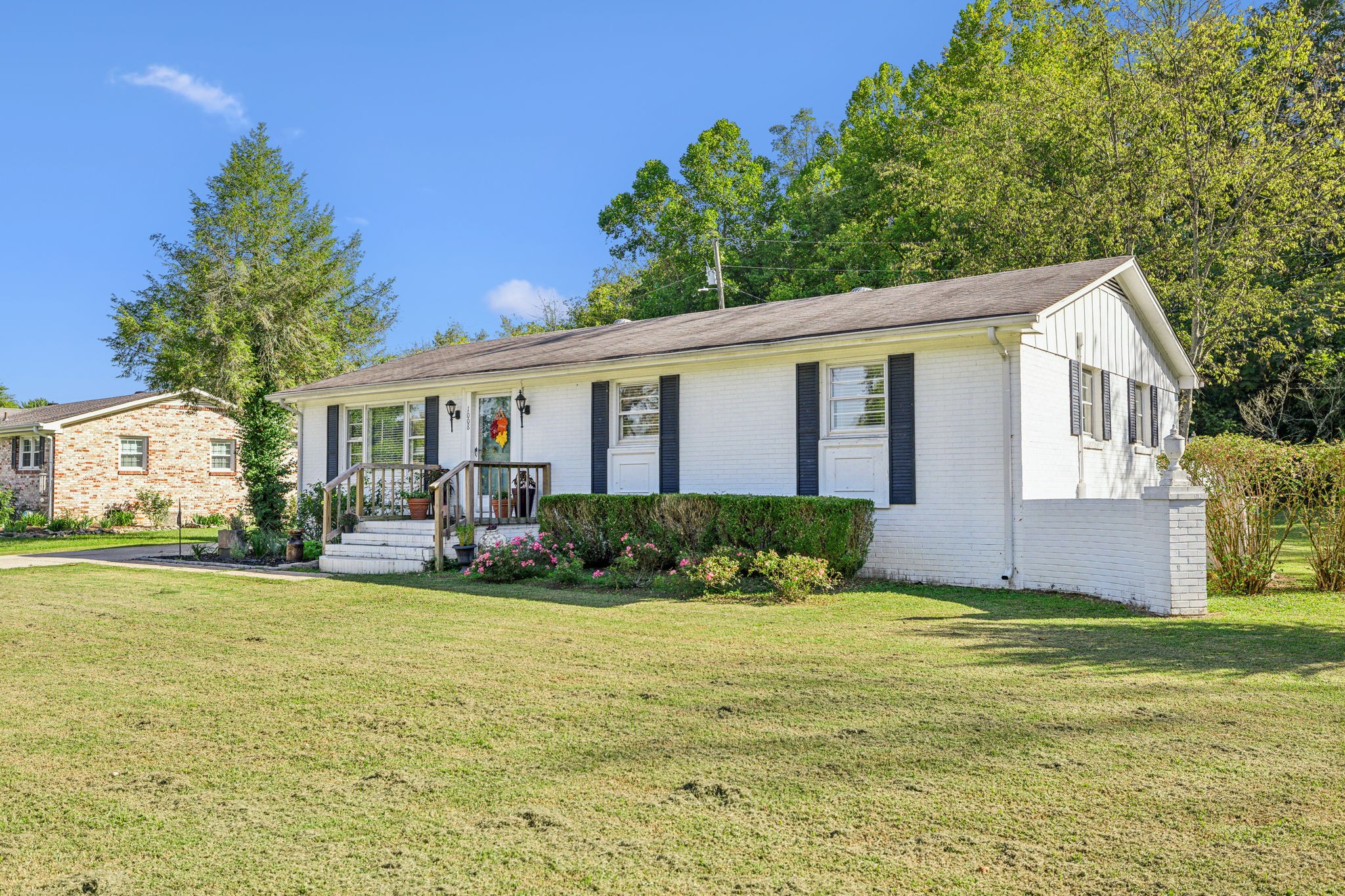 1008 Shady Ln Property Photo 3